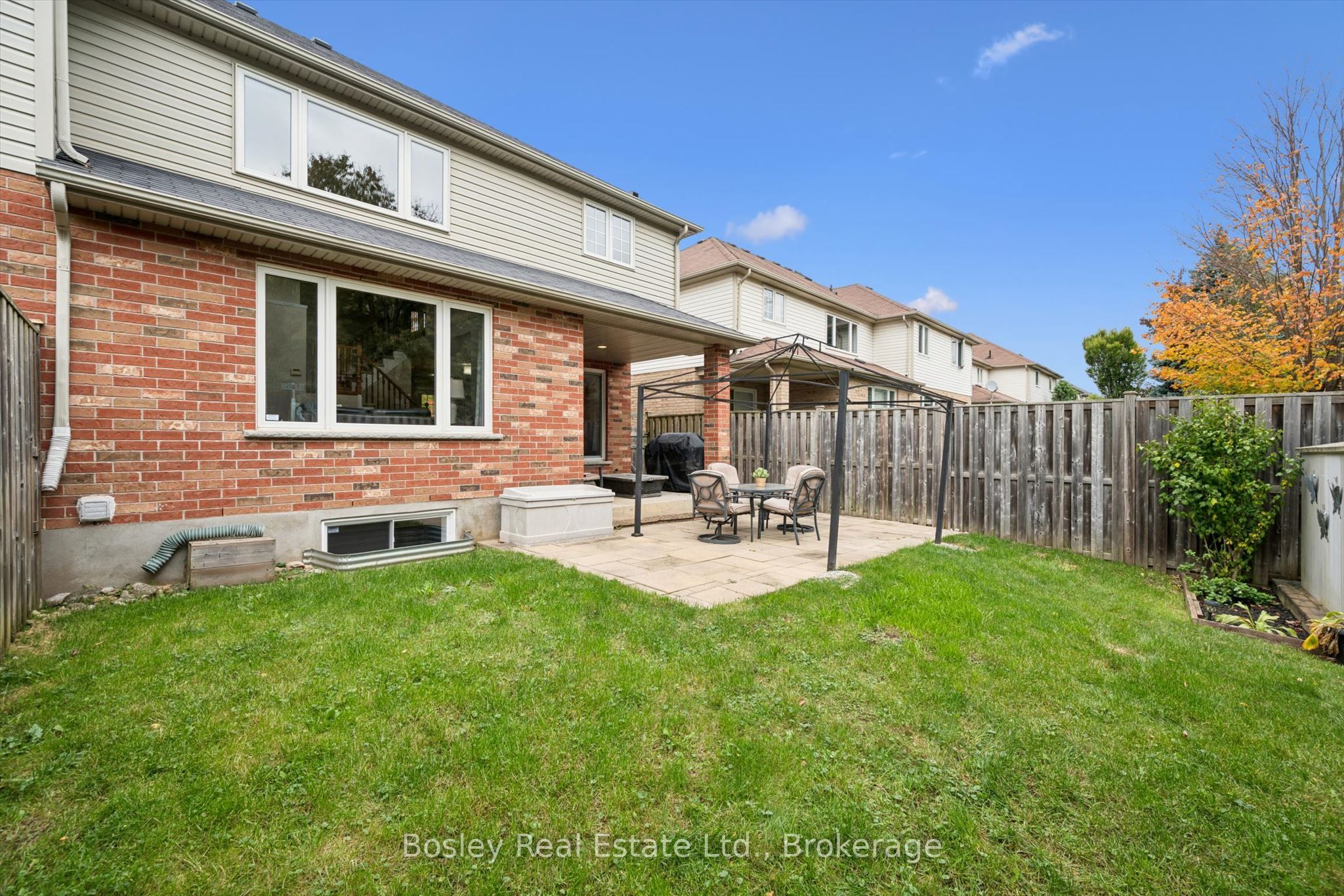8 Walker Way Property Photo 39