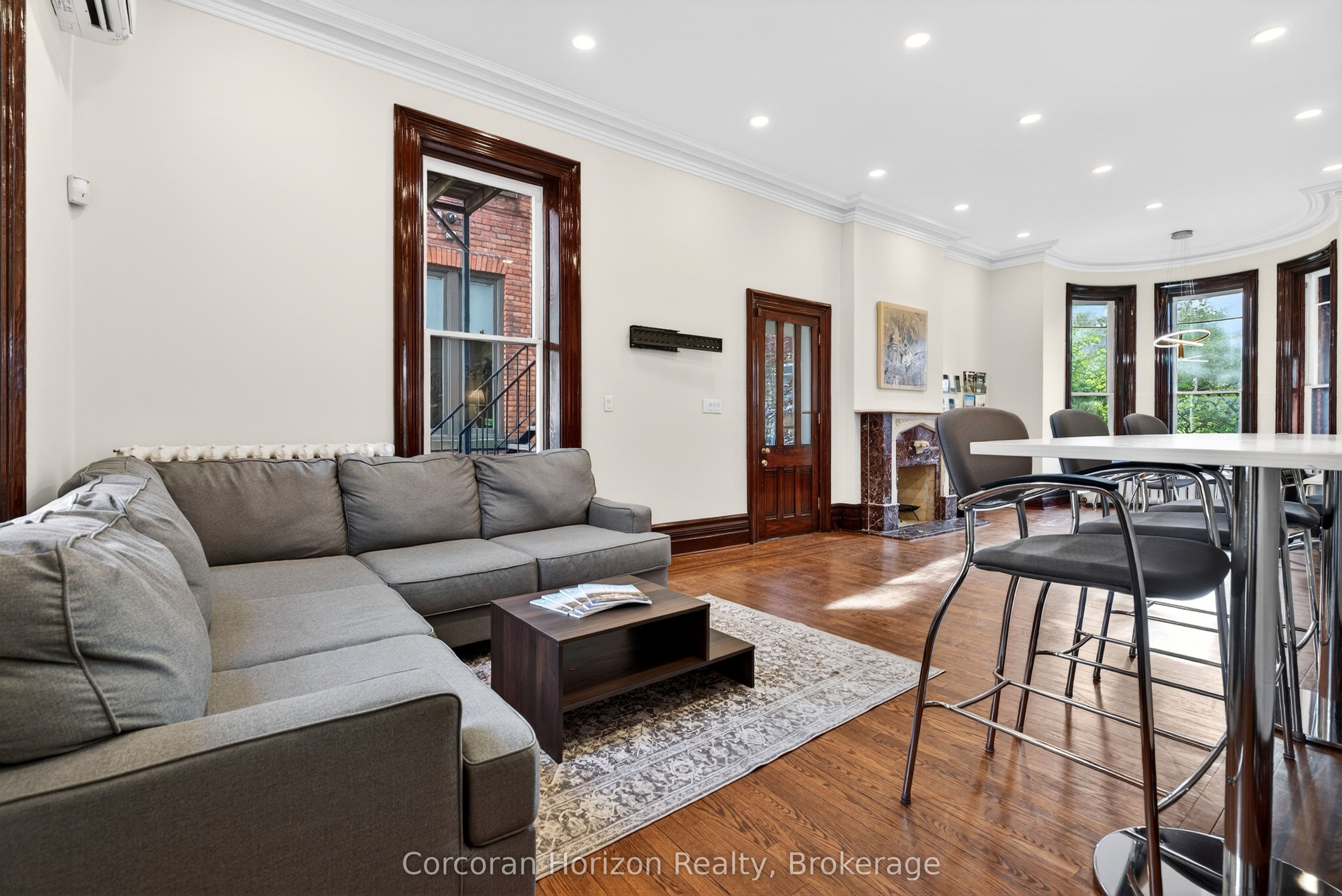 183 James Street S Property Photo 12