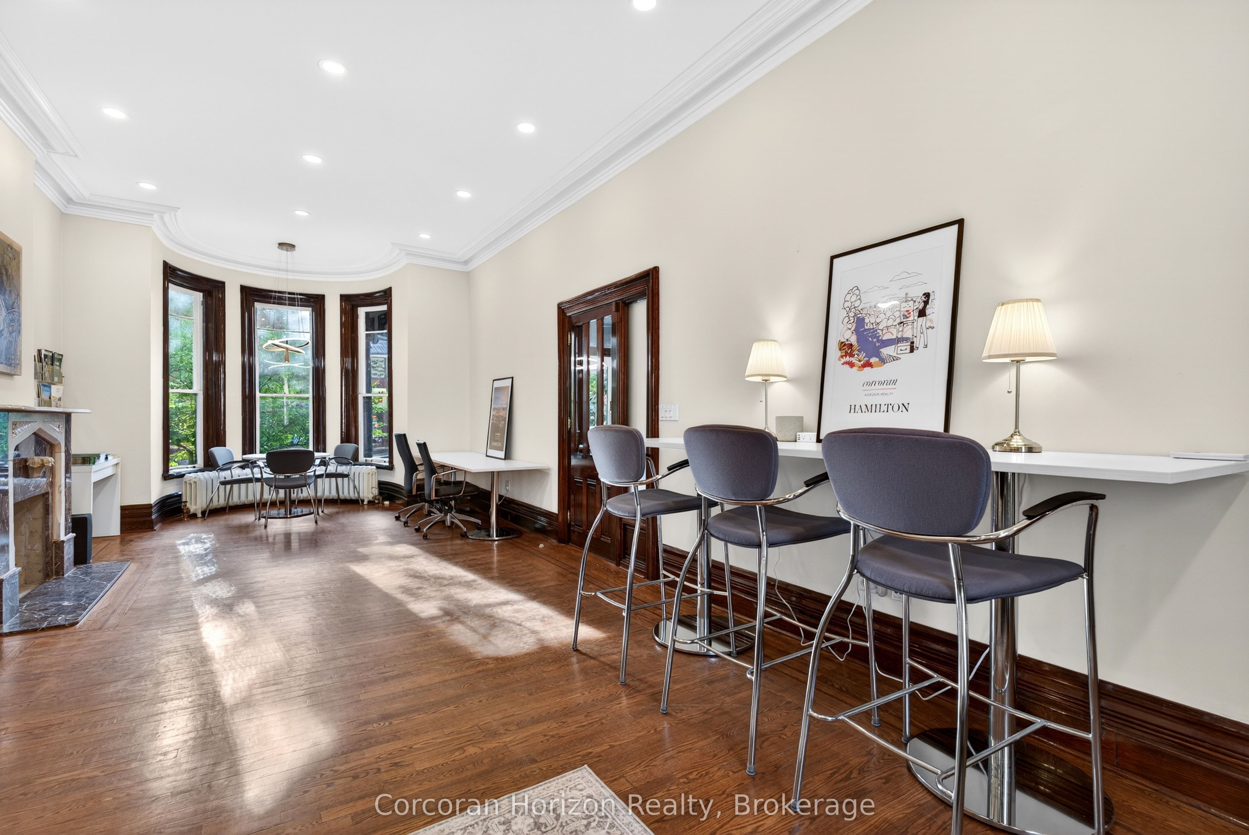 183 James Street S Property Photo 13