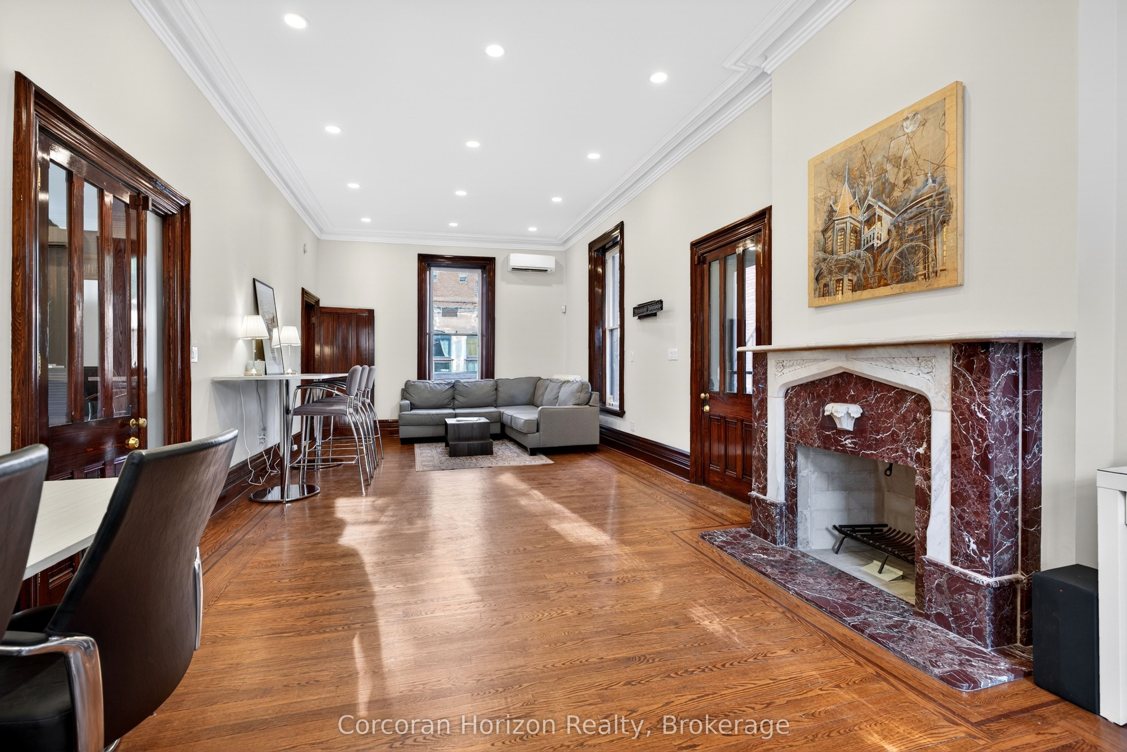 183 James Street S Property Photo 15