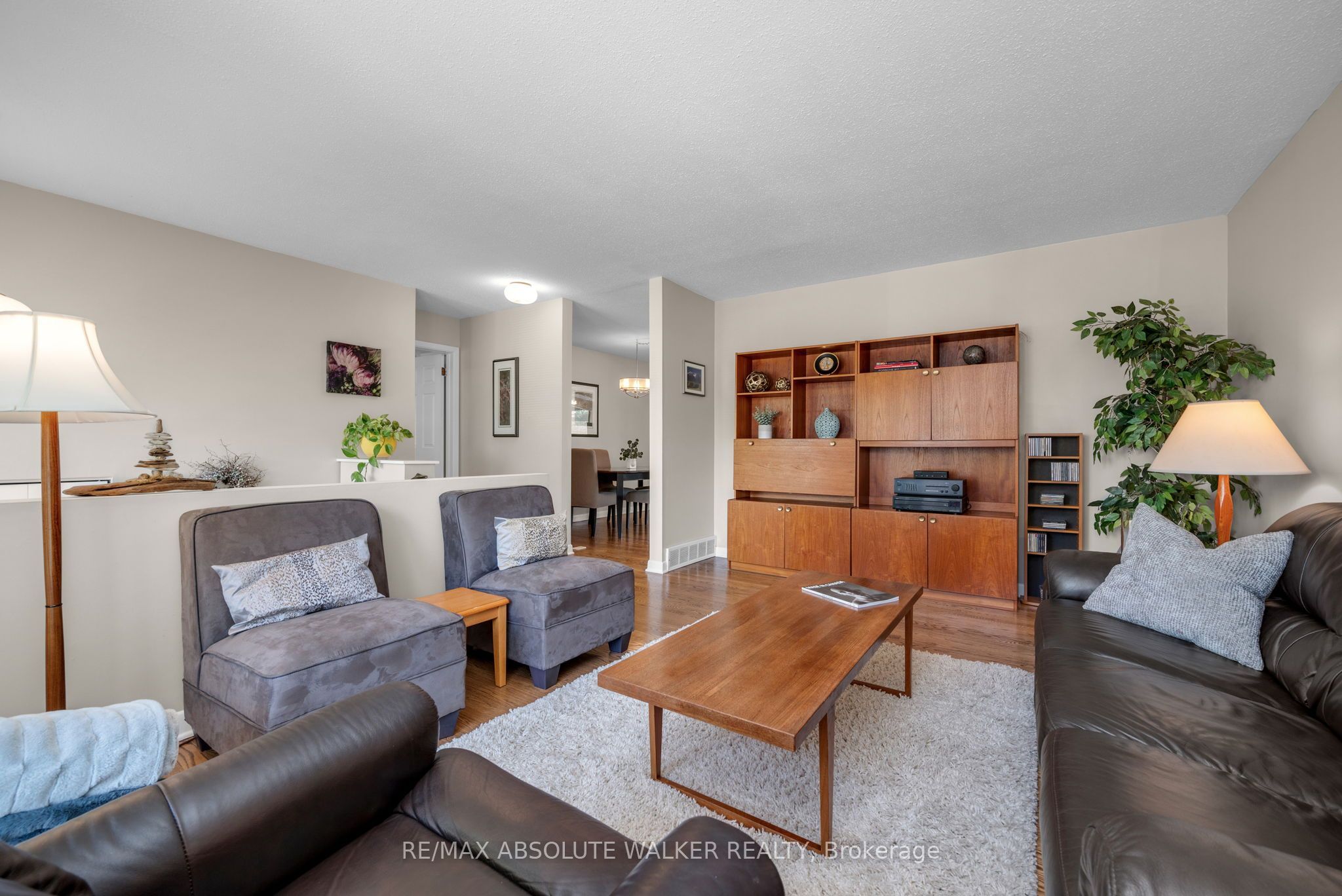 5 West Herrington Court Property Photo 2