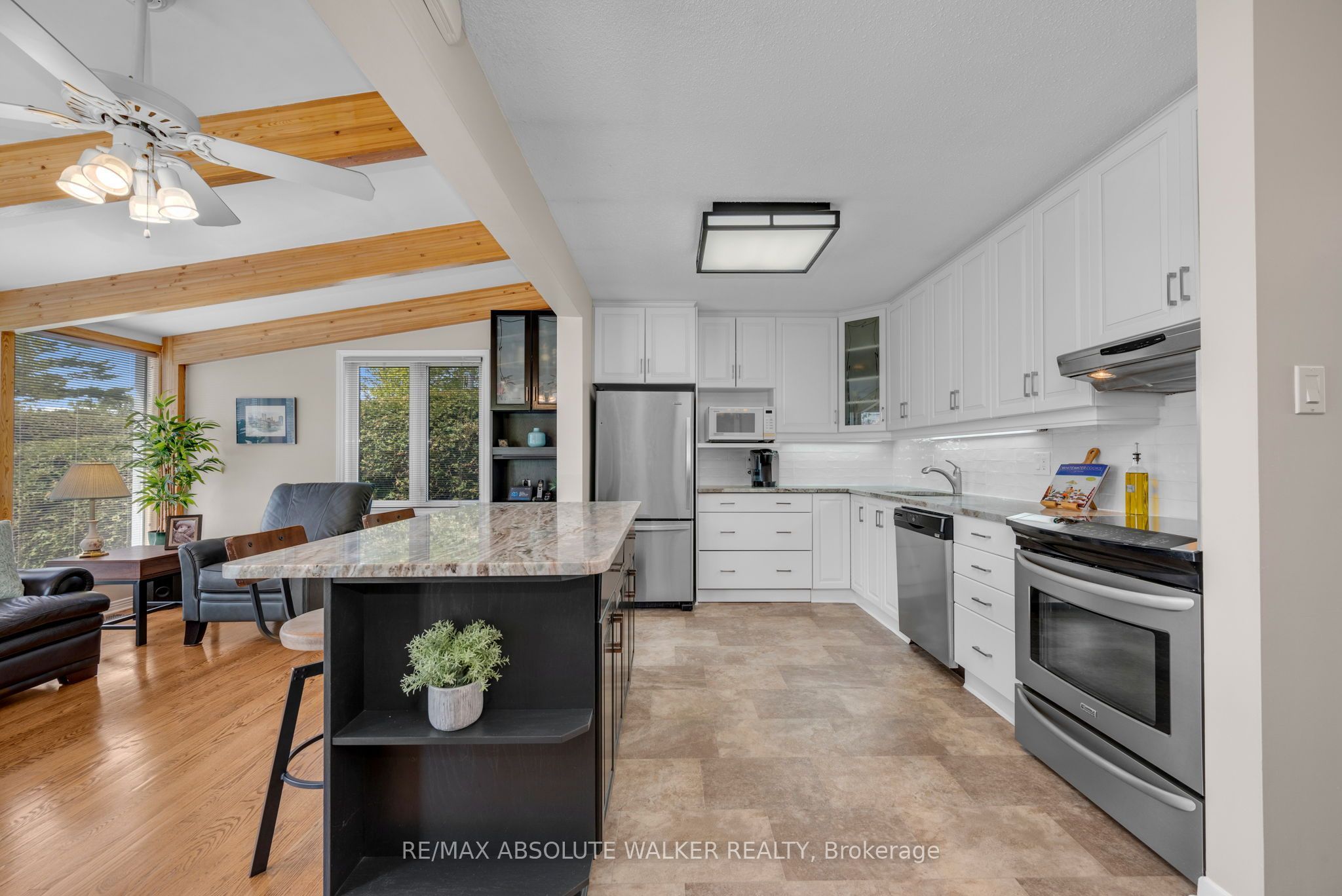 5 West Herrington Court Property Photo 3