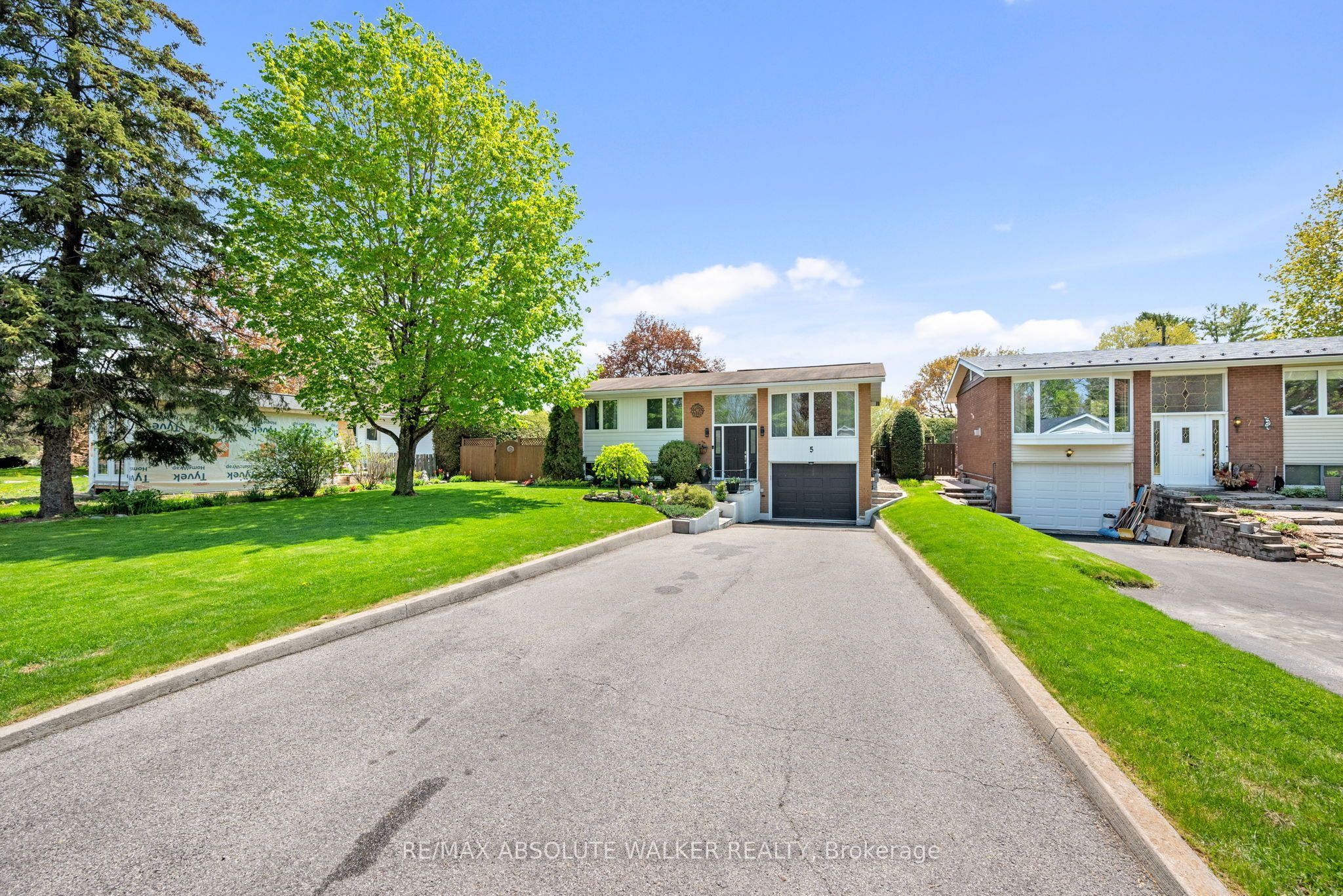 5 West Herrington Court Property Photo 6