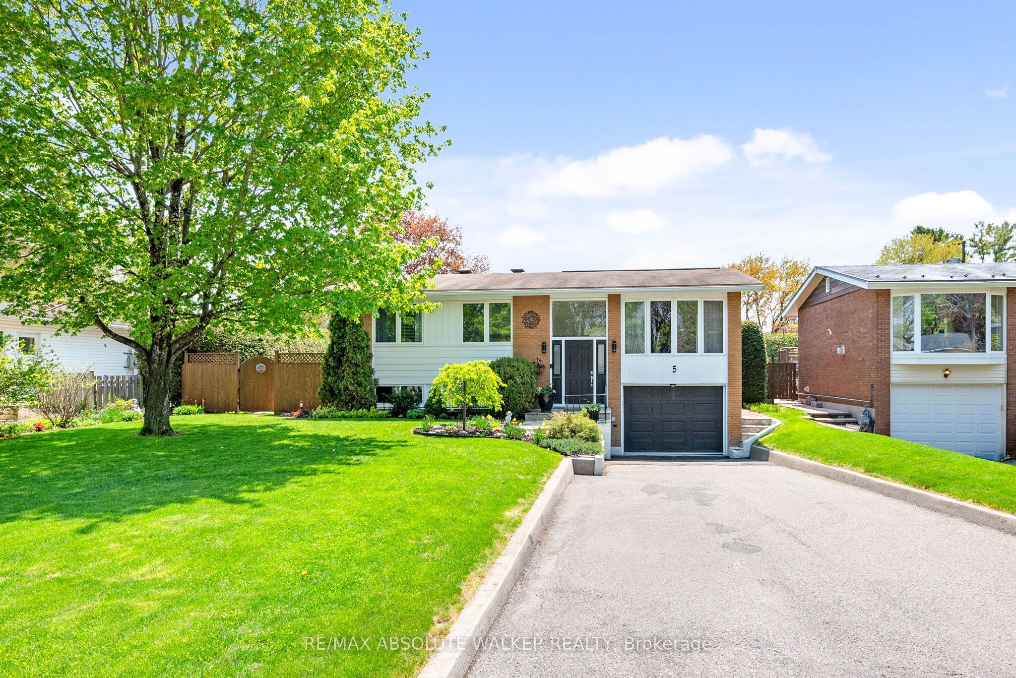 5 West Herrington Court Property Photo 7