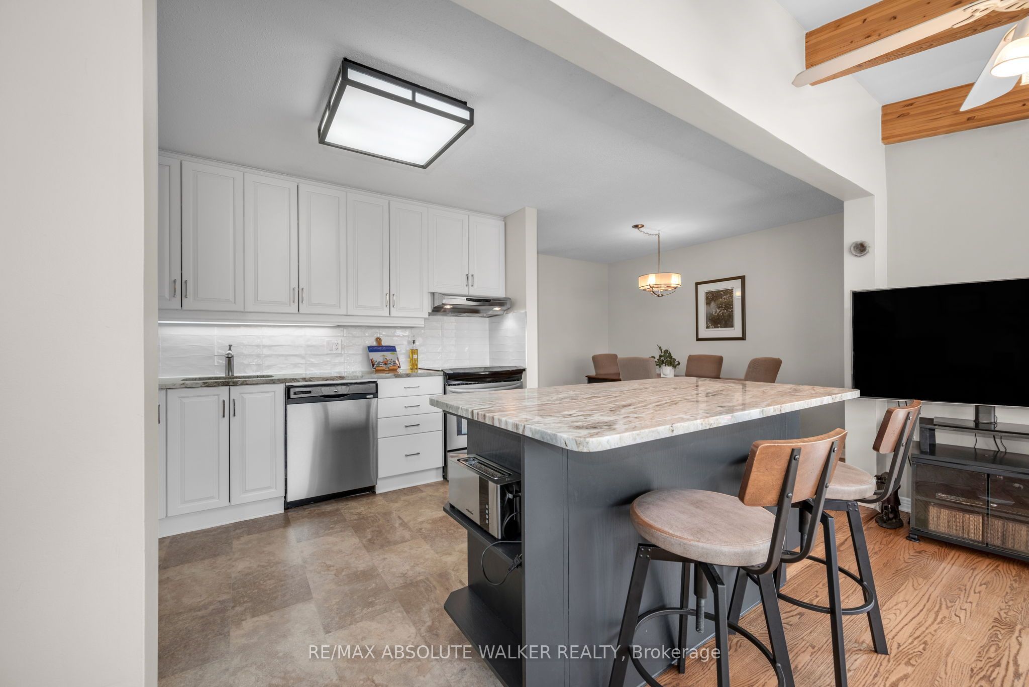 5 West Herrington Court Property Photo 20