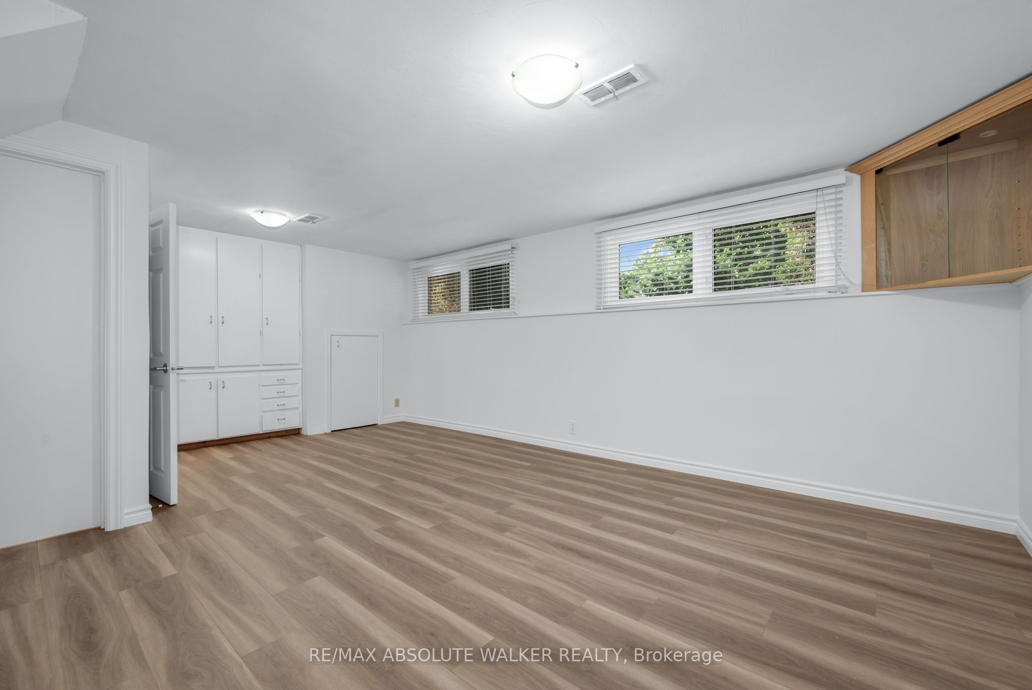 5 West Herrington Court Property Photo 36