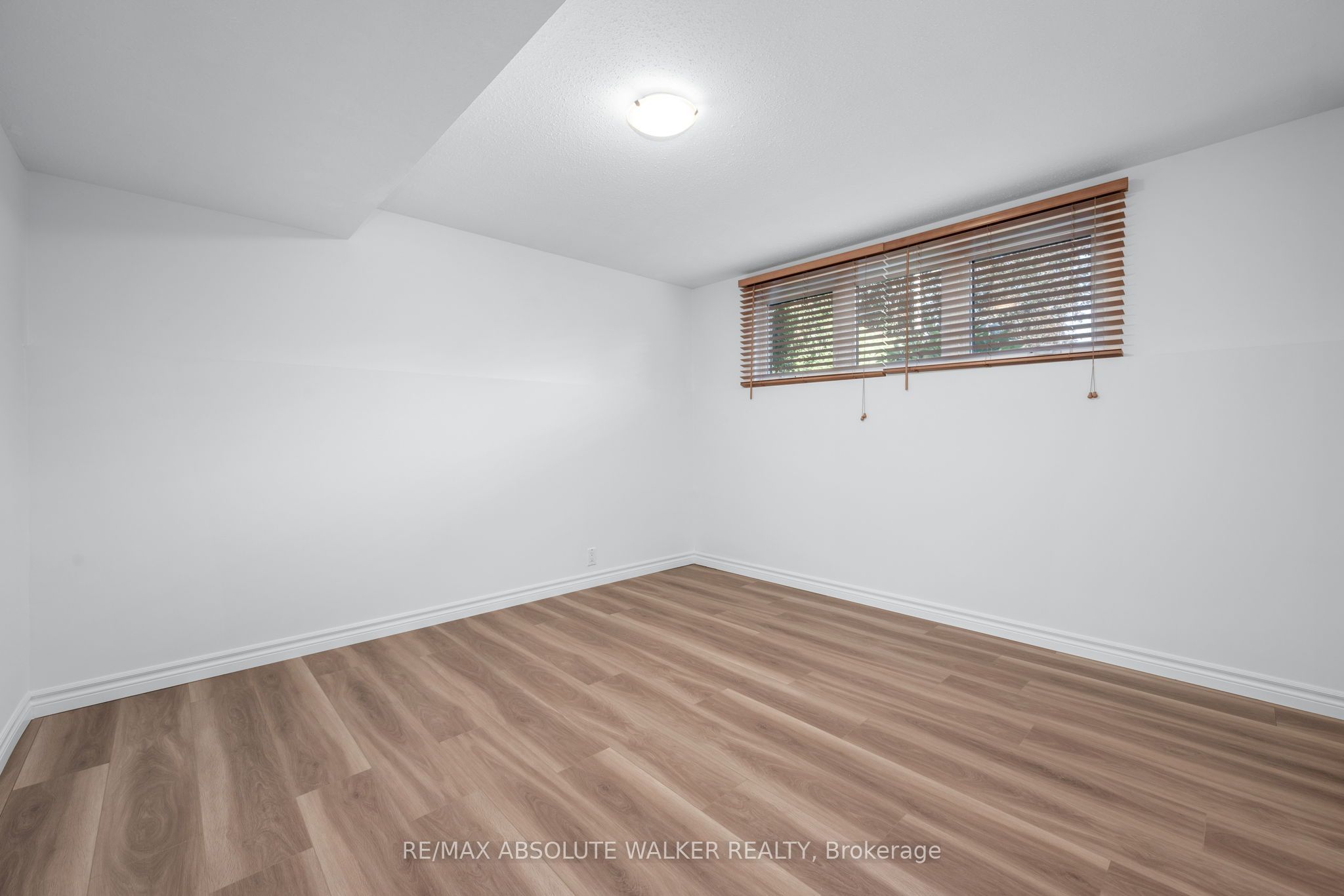 5 West Herrington Court Property Photo 39