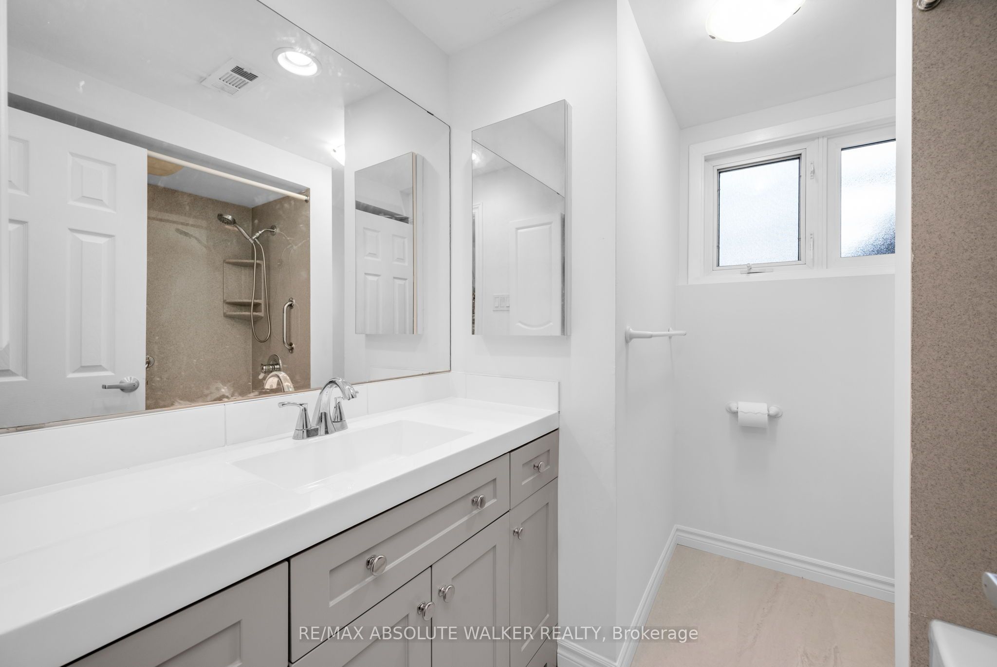 5 West Herrington Court Property Photo 40