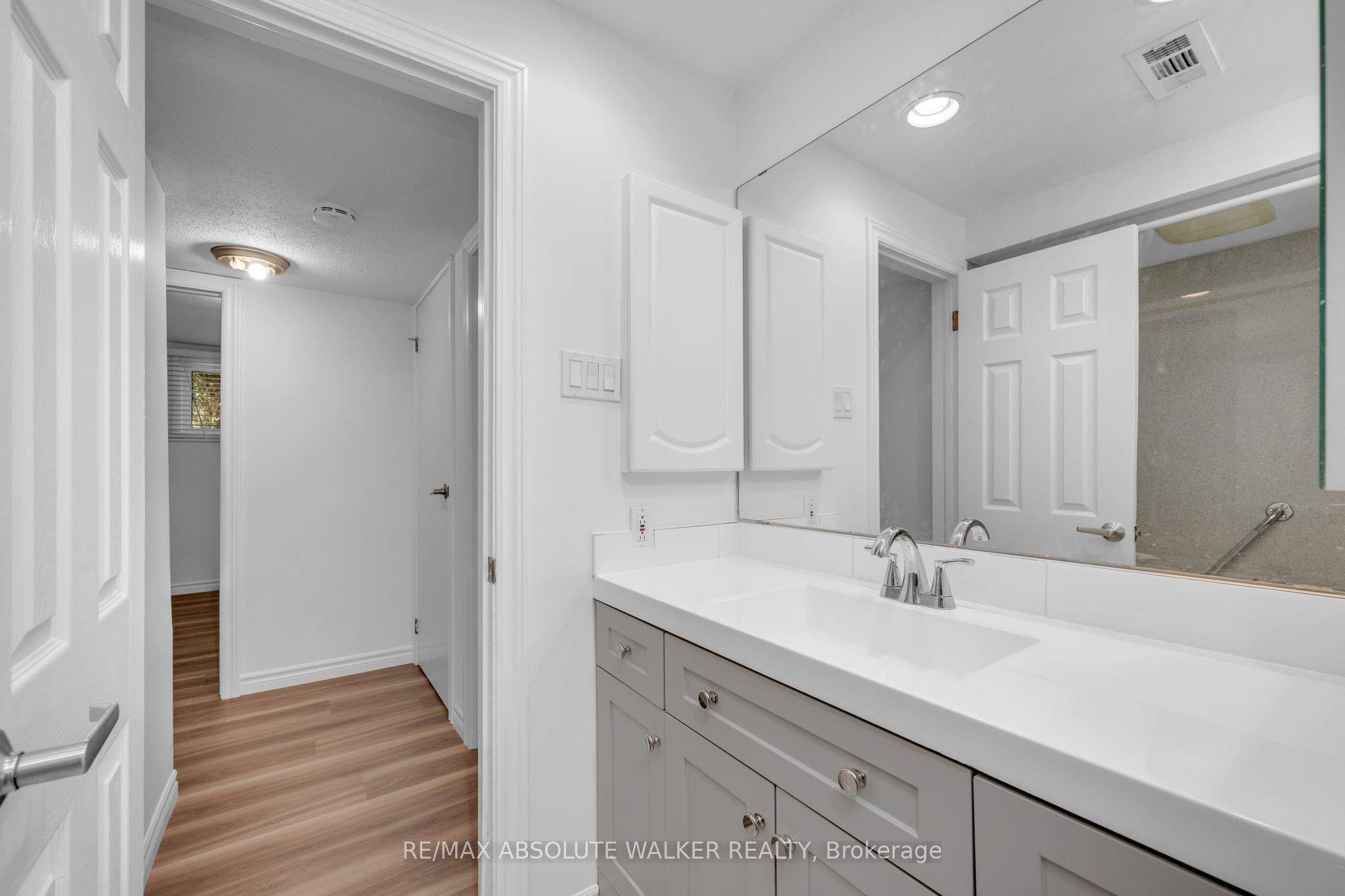 5 West Herrington Court Property Photo 41