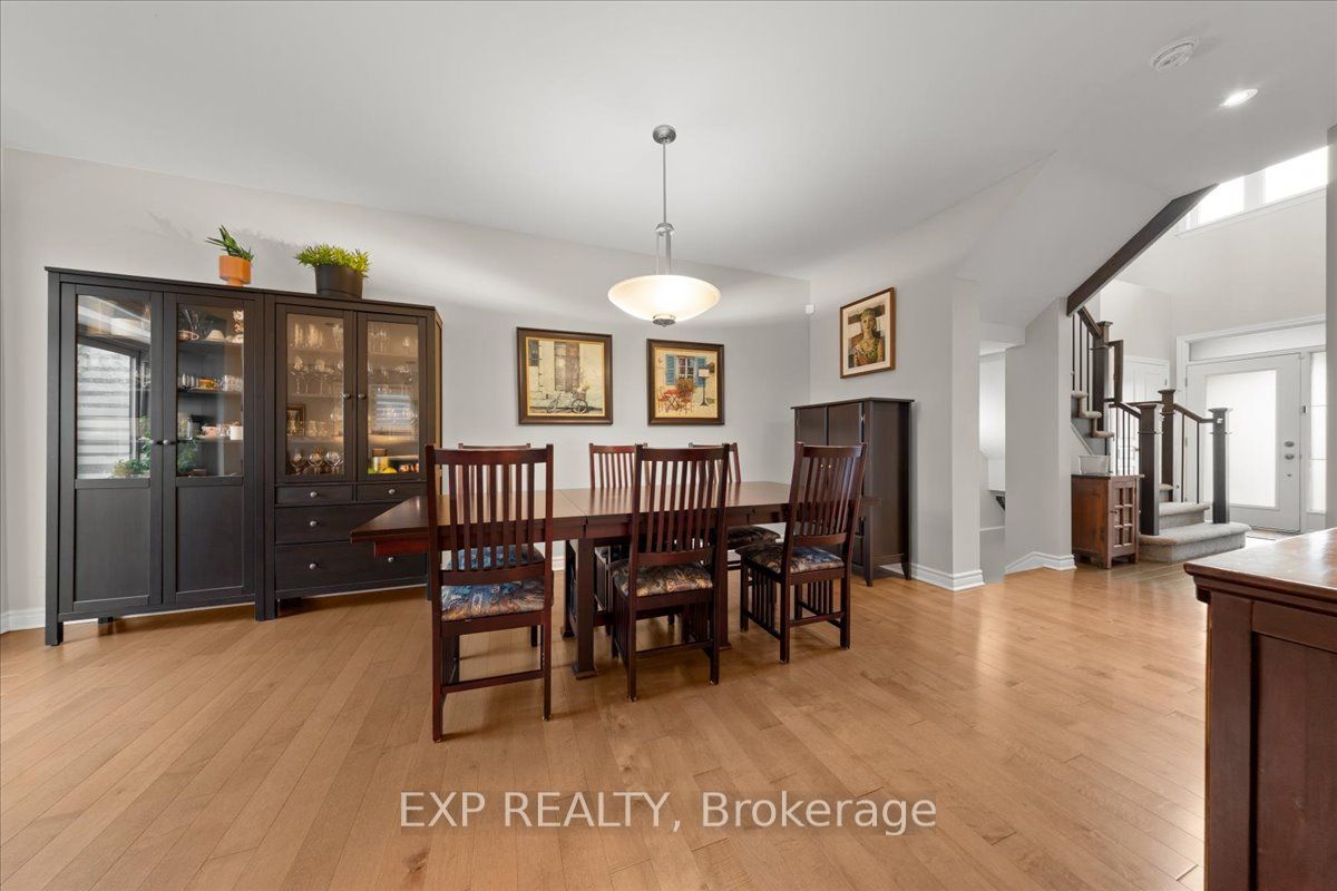 328 Serenade Crescent Property Photo 6