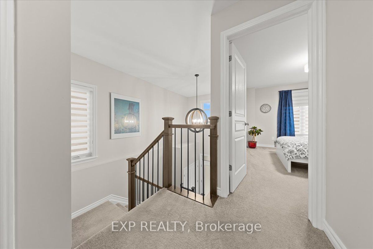 328 Serenade Crescent Property Photo 17