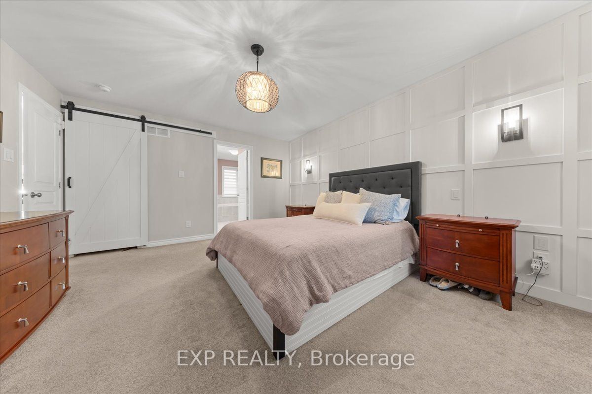 328 Serenade Crescent Property Photo 20