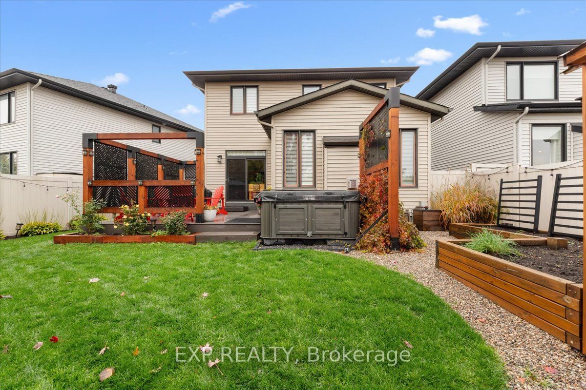 328 Serenade Crescent Property Photo 35