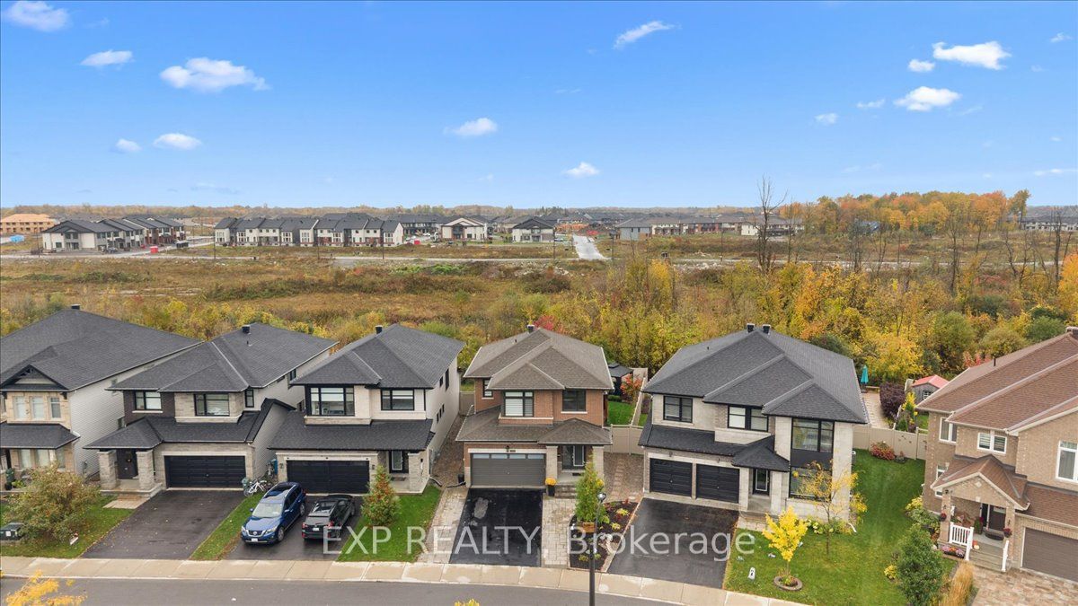 328 Serenade Crescent Property Photo 46