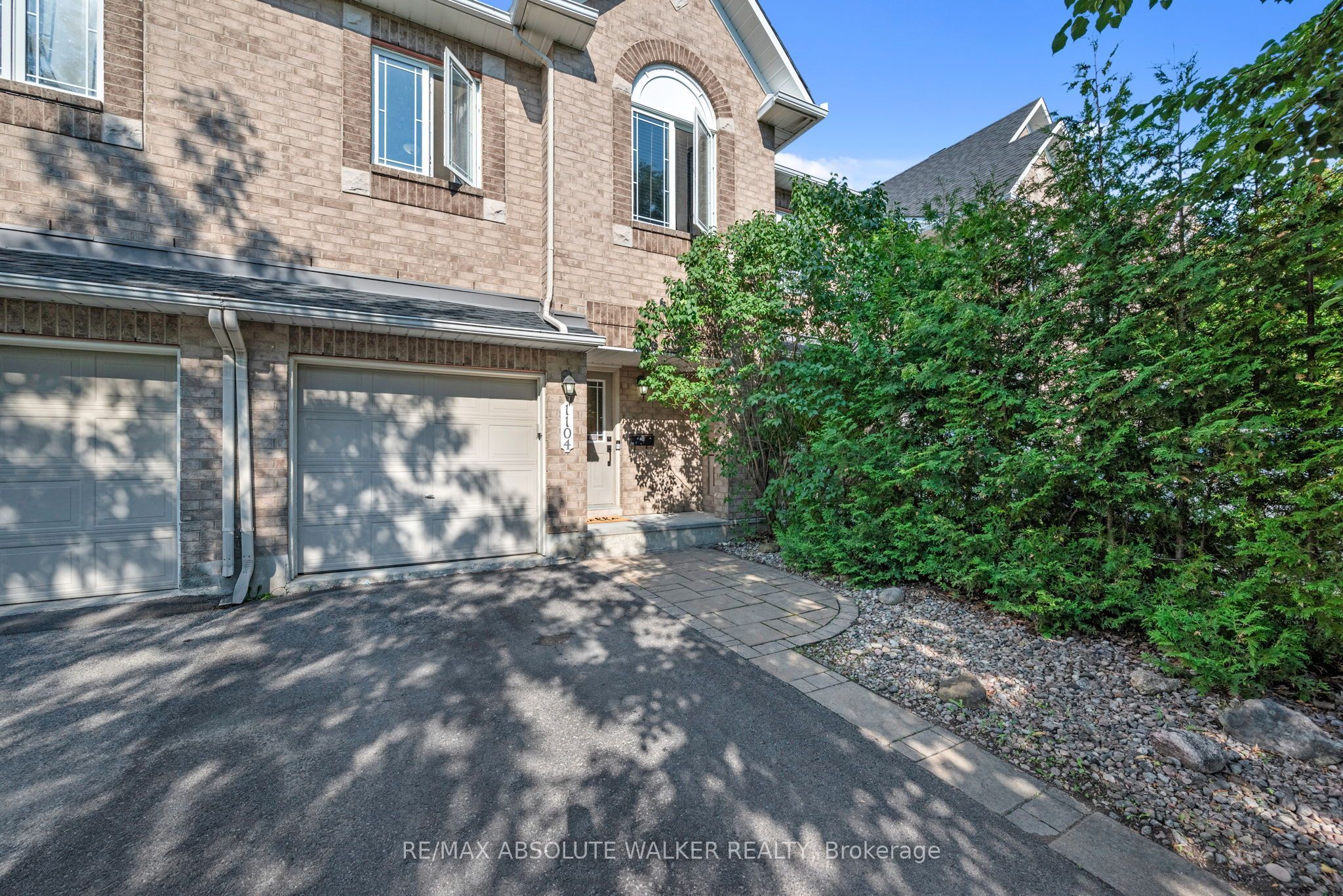 1104 Candlewood Street Property Photo 2