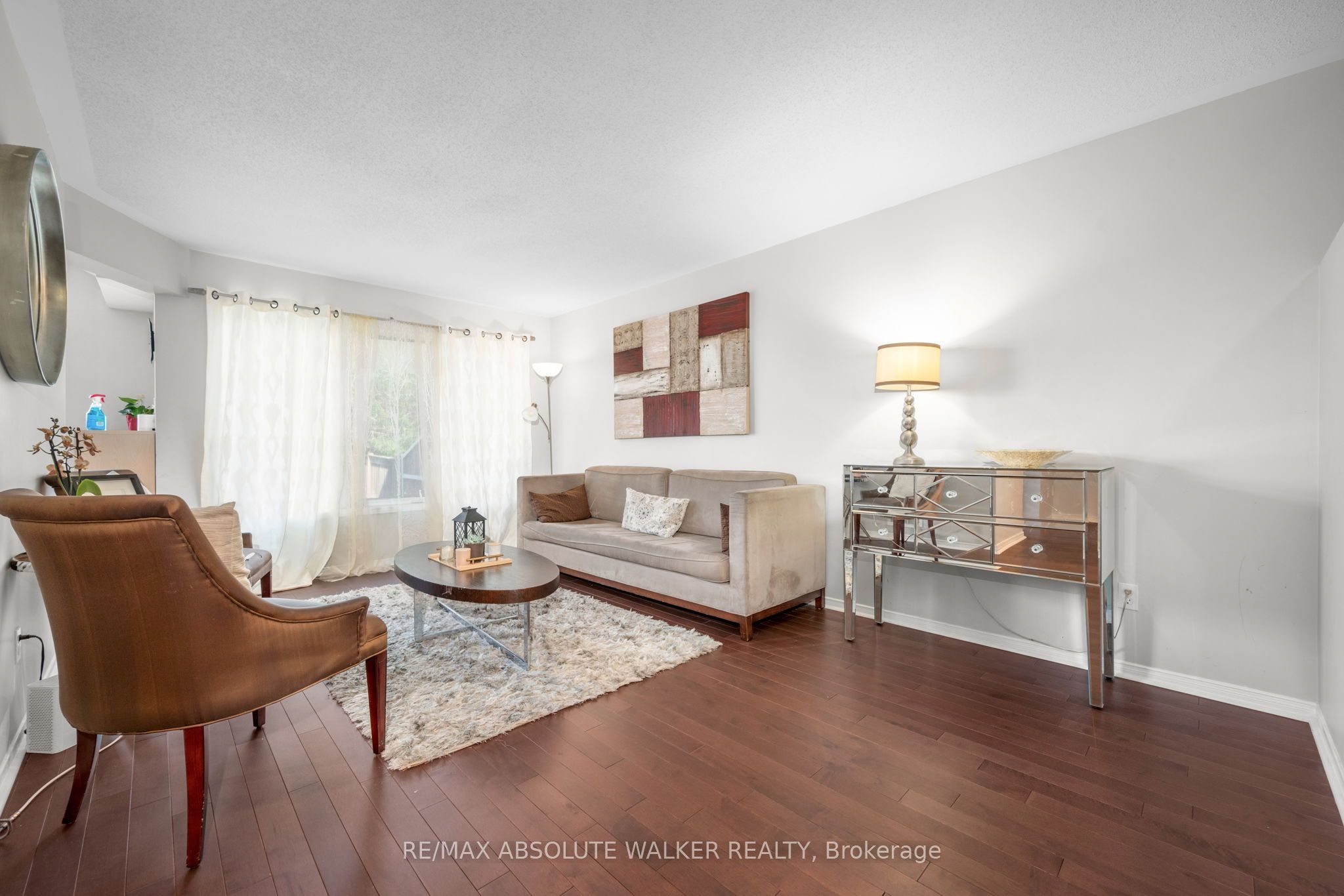 1104 Candlewood Street Property Photo 3
