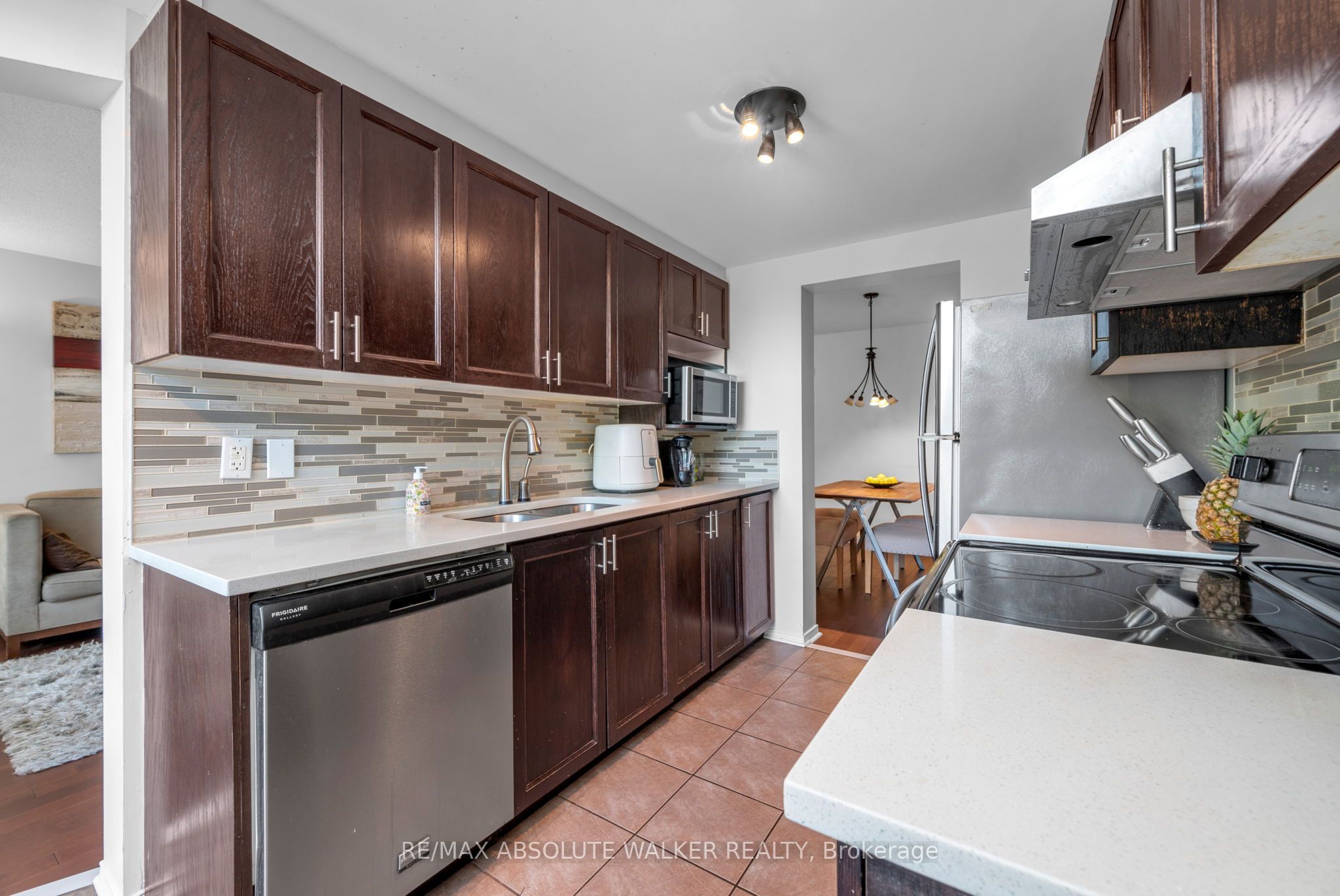 1104 Candlewood Street Property Photo 11