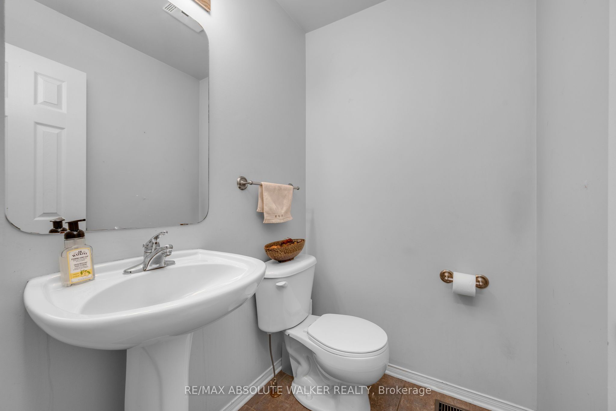 1104 Candlewood Street Property Photo 14