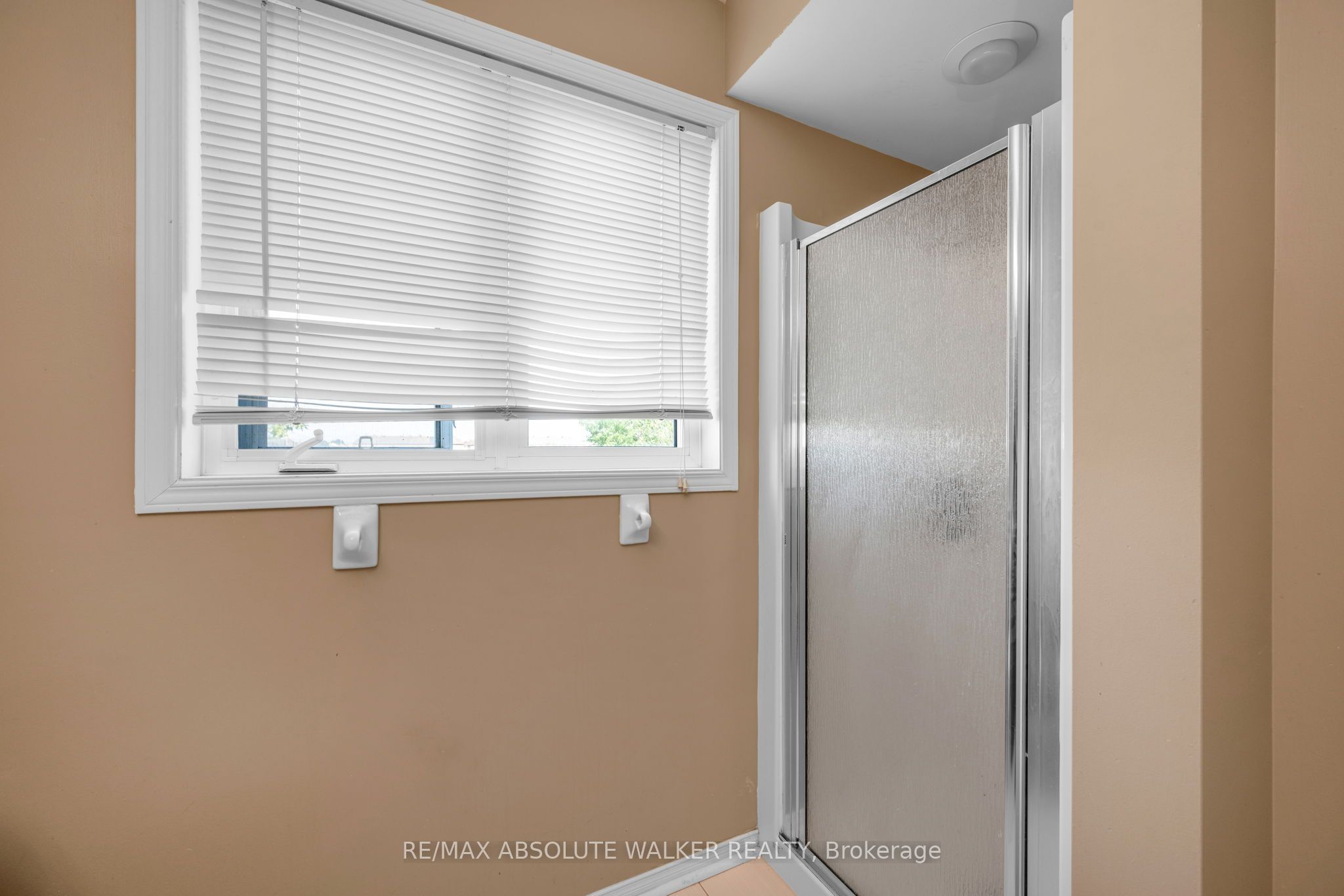 1104 Candlewood Street Property Photo 19