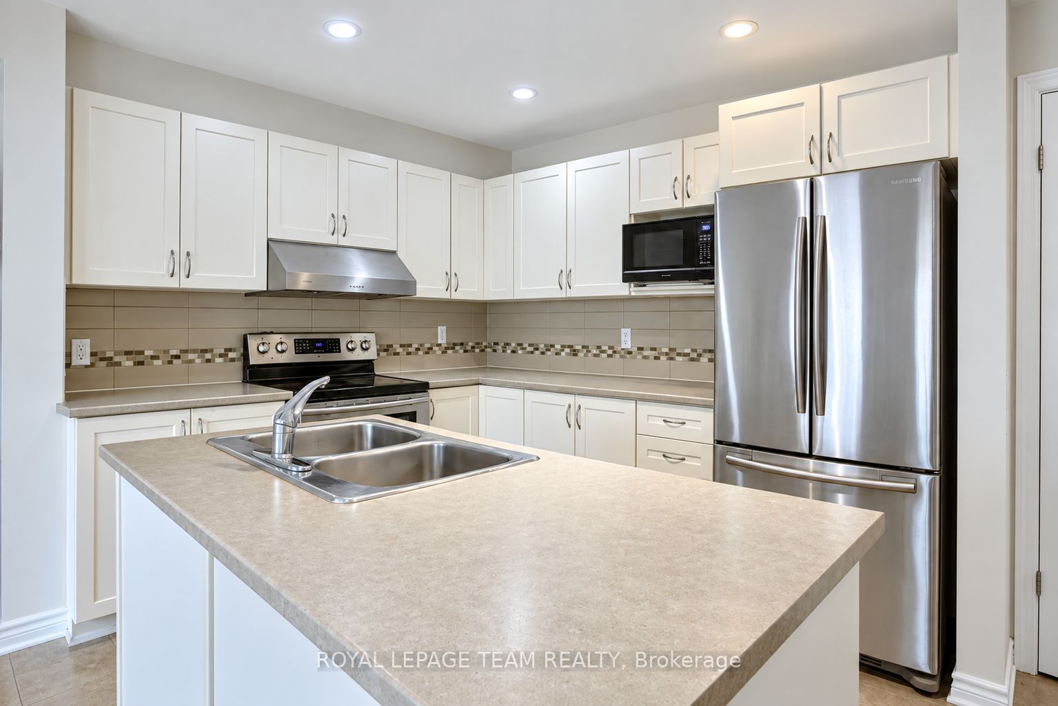 125 Dunforest Terrace Property Photo 6