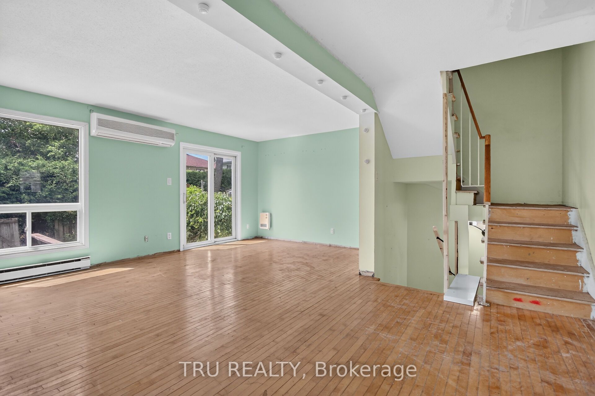 2050 Riviera Terrace 27 Property Photo 9