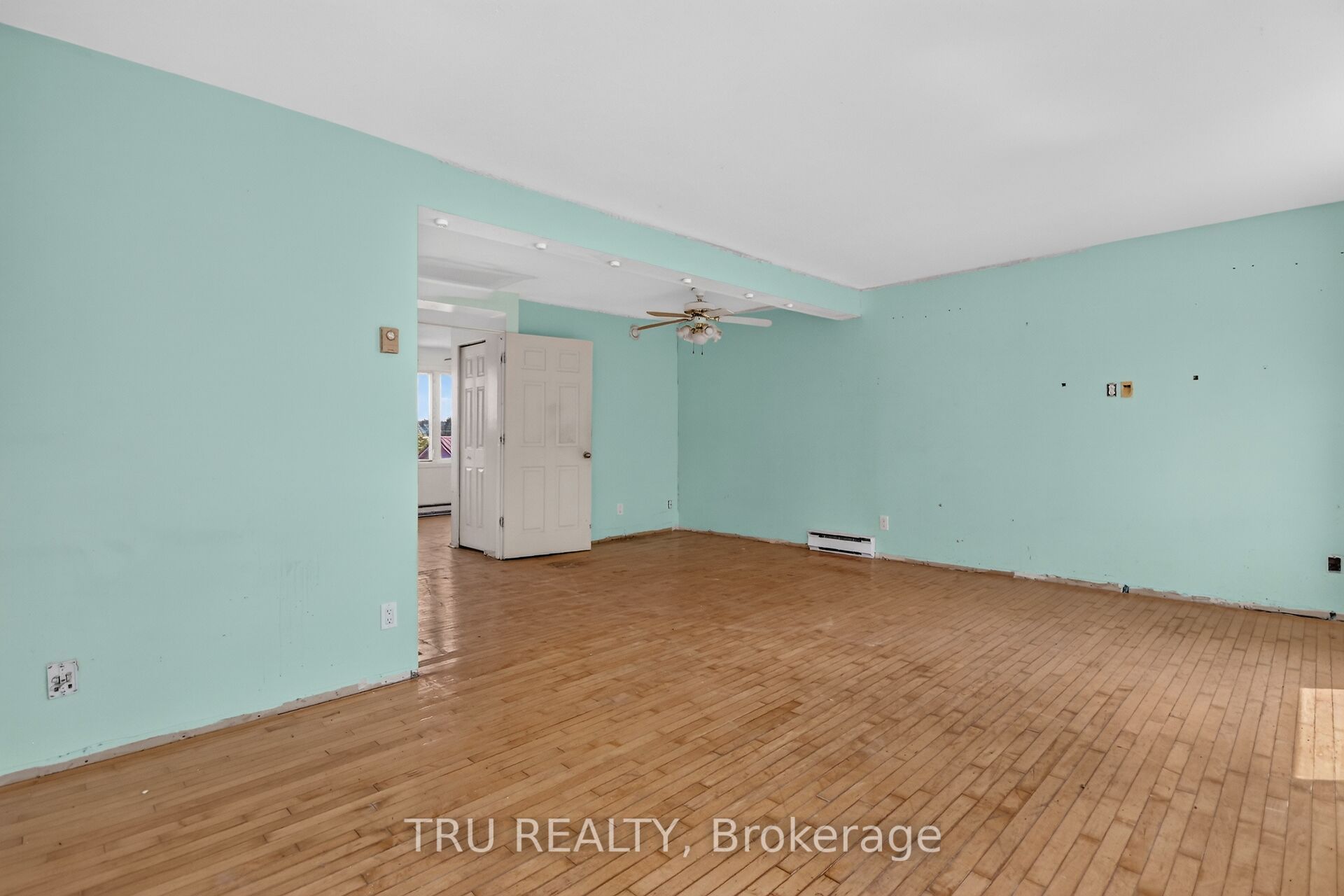 2050 Riviera Terrace 27 Property Photo 11