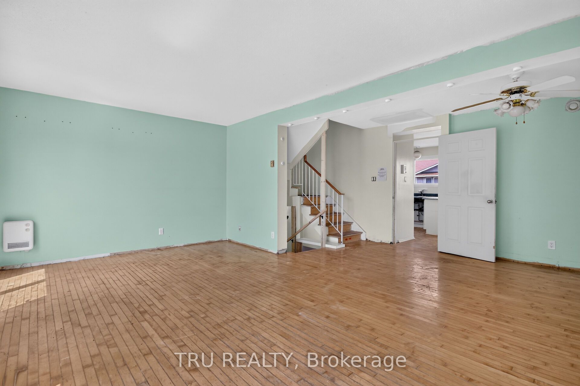 2050 Riviera Terrace 27 Property Photo 15