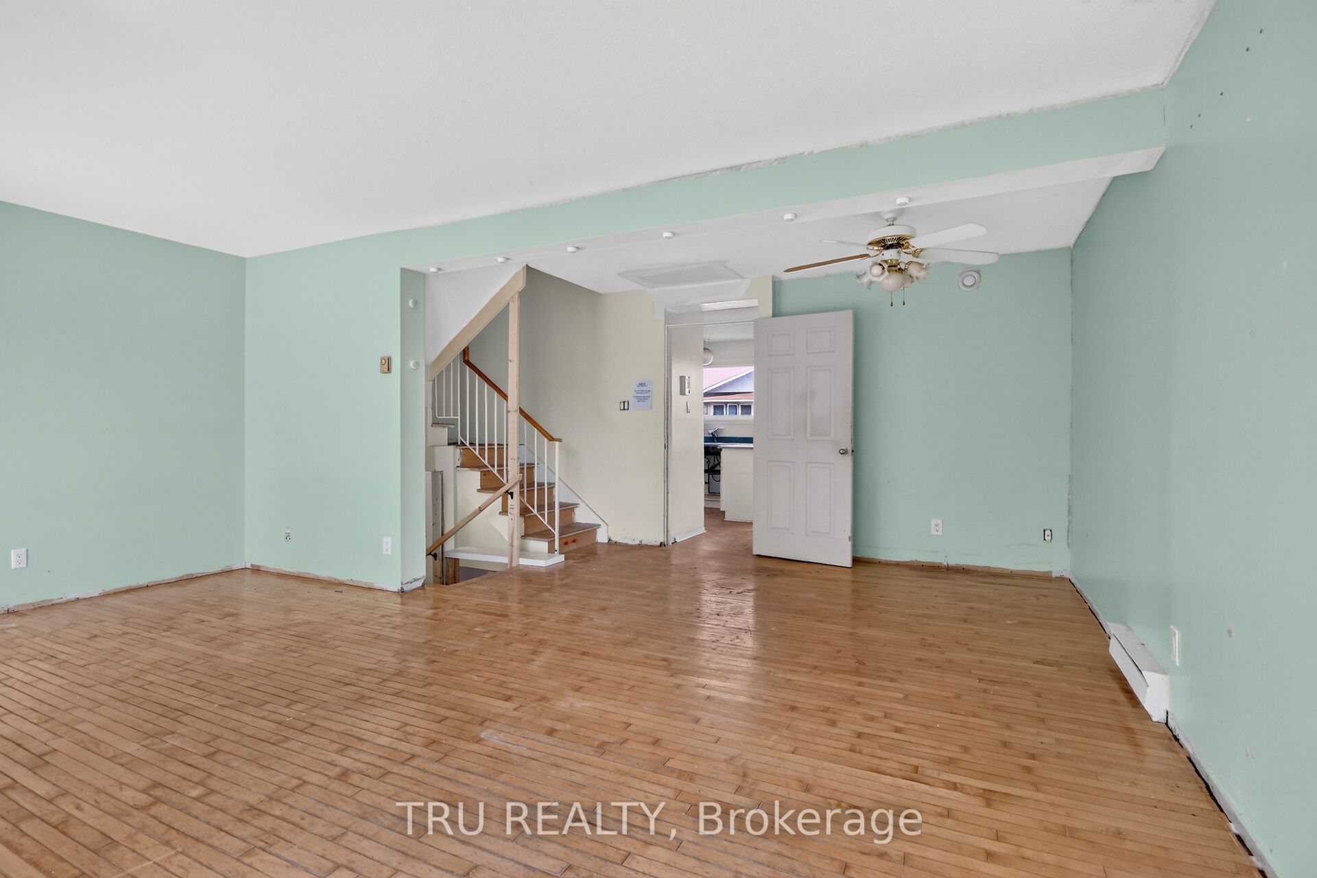 2050 Riviera Terrace 27 Property Photo 16