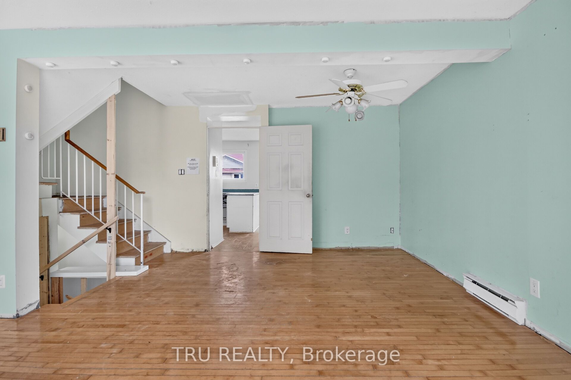 2050 Riviera Terrace 27 Property Photo 18