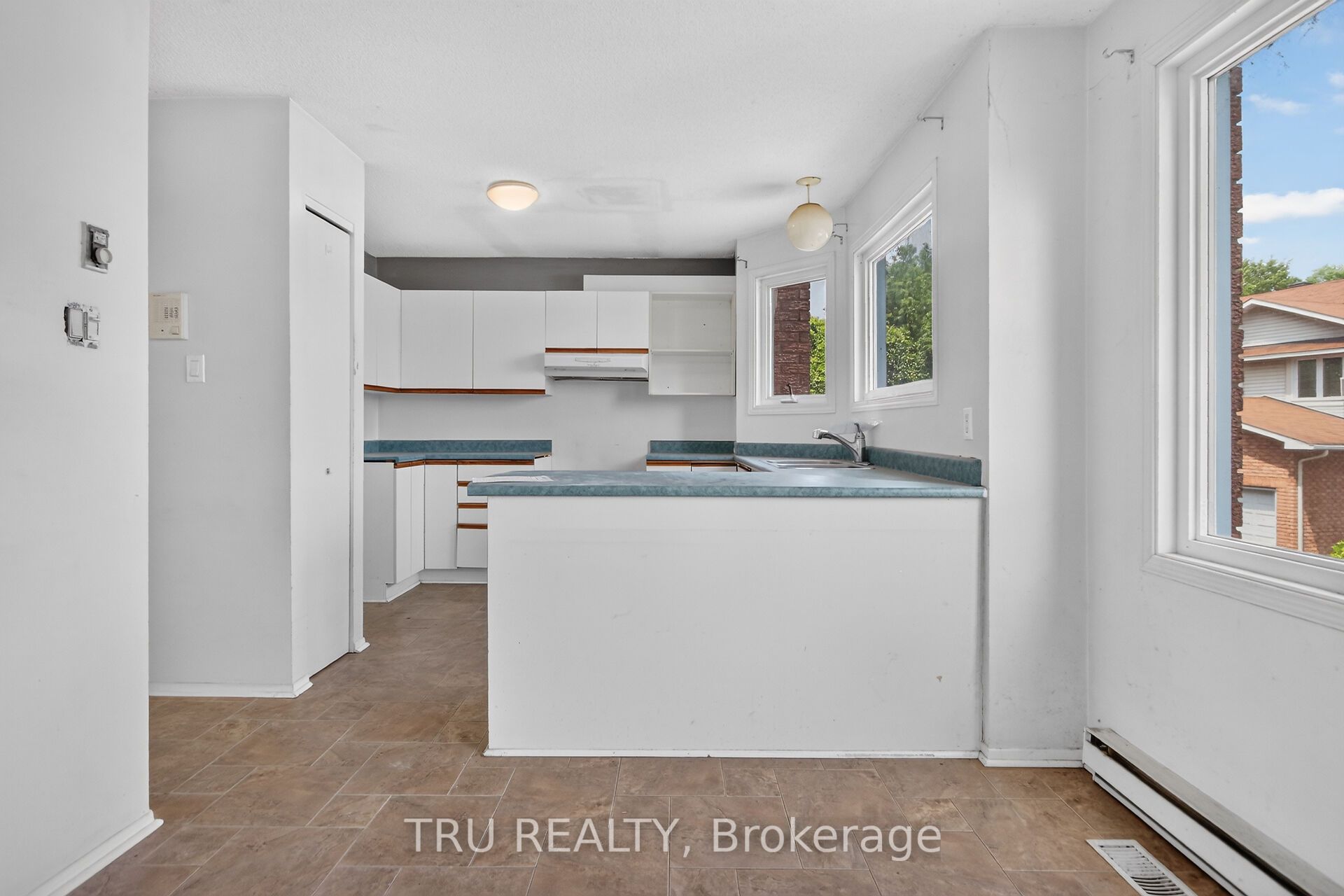 2050 Riviera Terrace 27 Property Photo 23