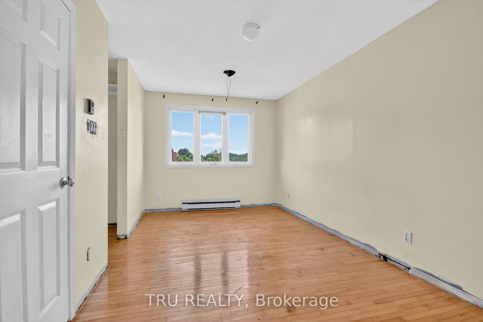 2050 Riviera Terrace 27 Property Photo 29