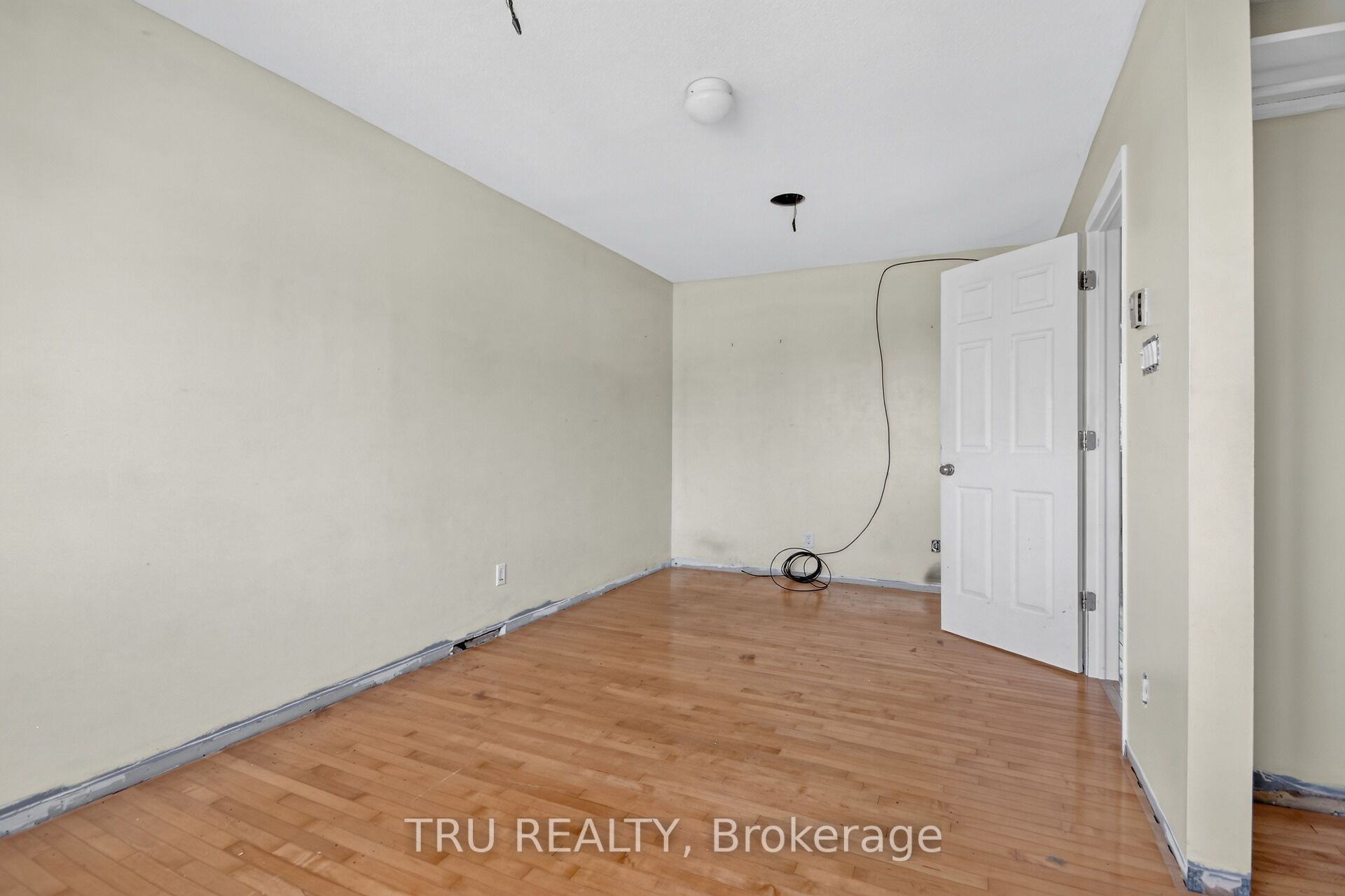 2050 Riviera Terrace 27 Property Photo 37