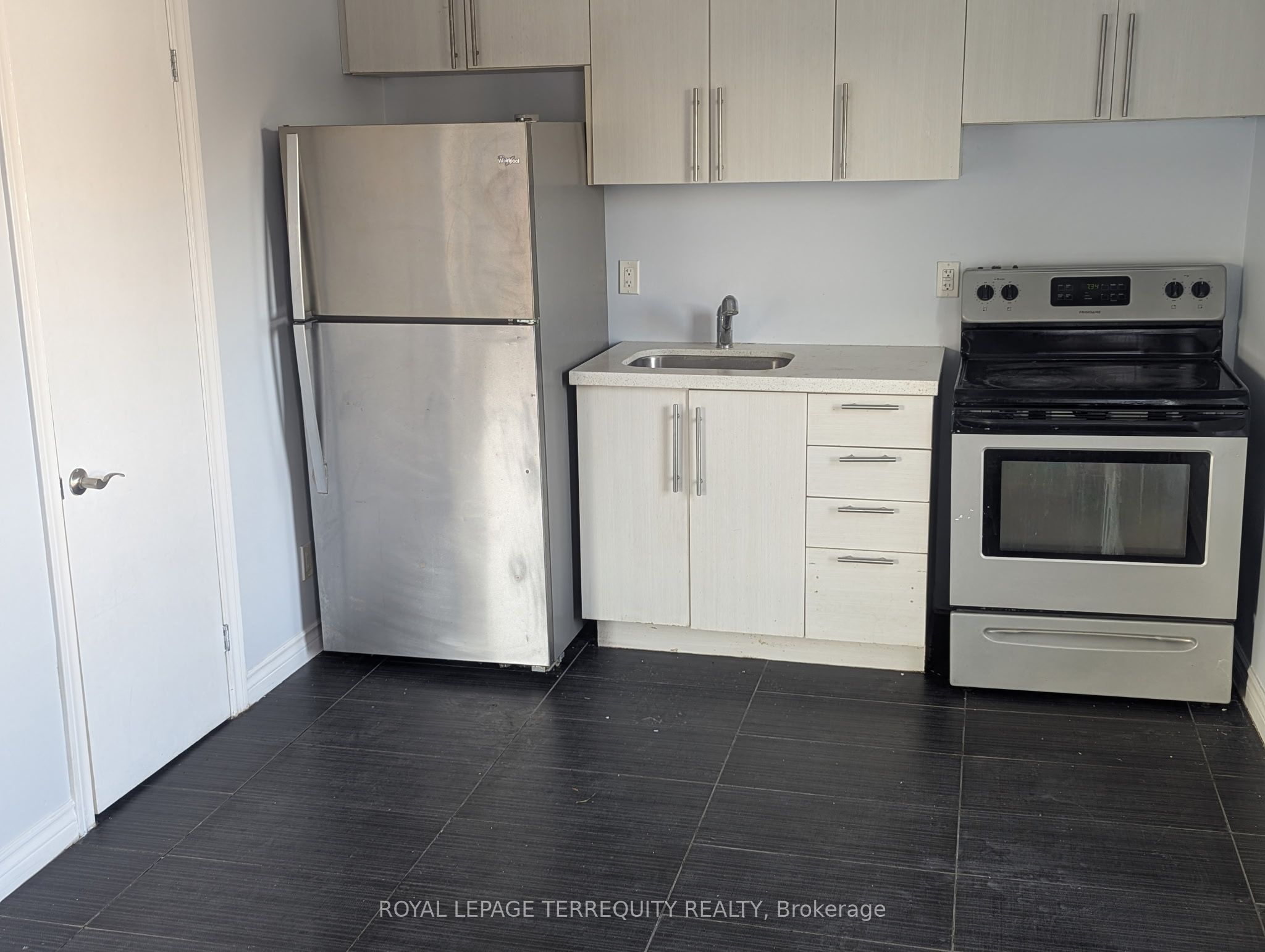 1182 Cannon Street E B Property Photo 6