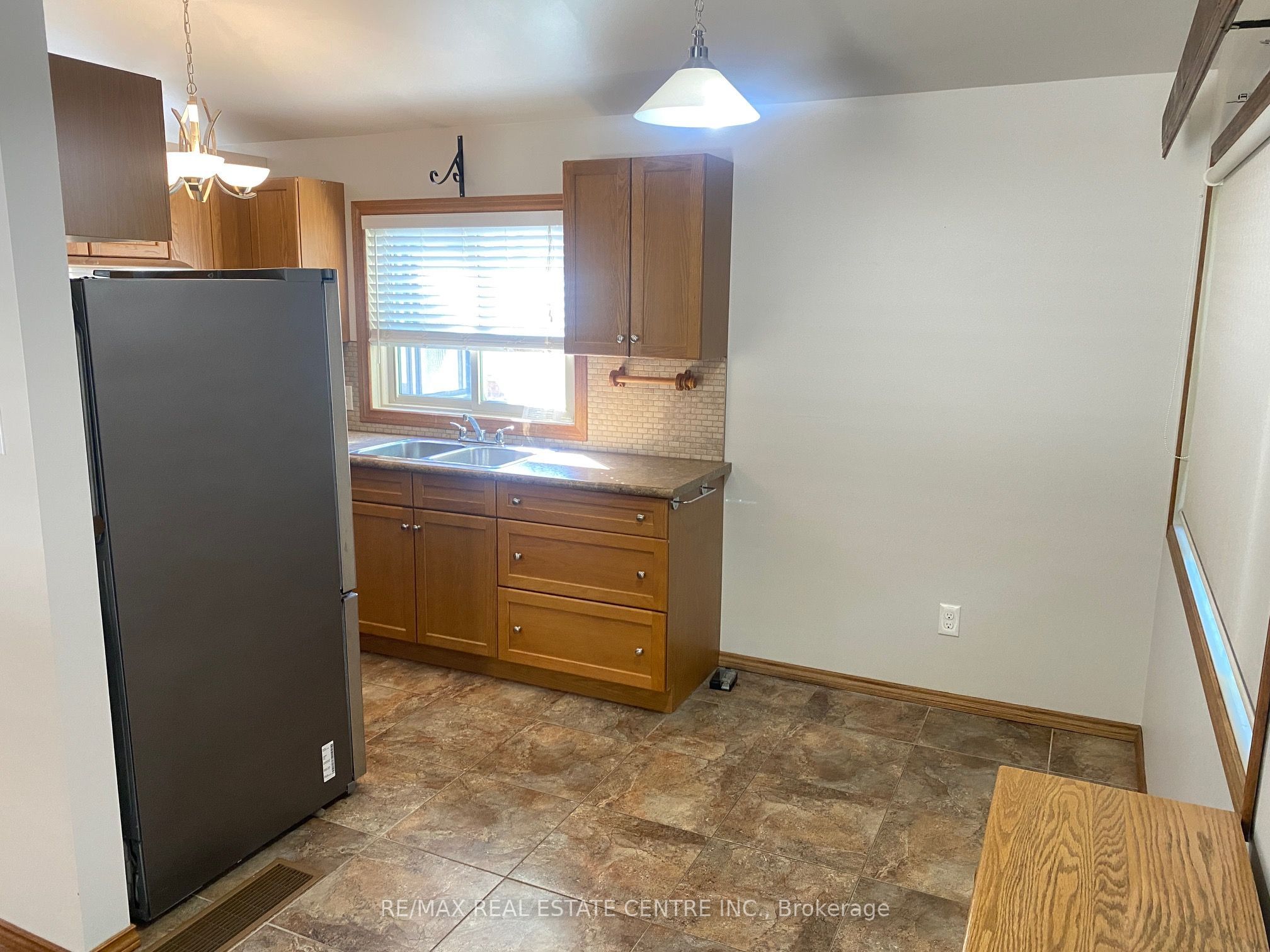 58 Fifth Avenue Property Photo 5