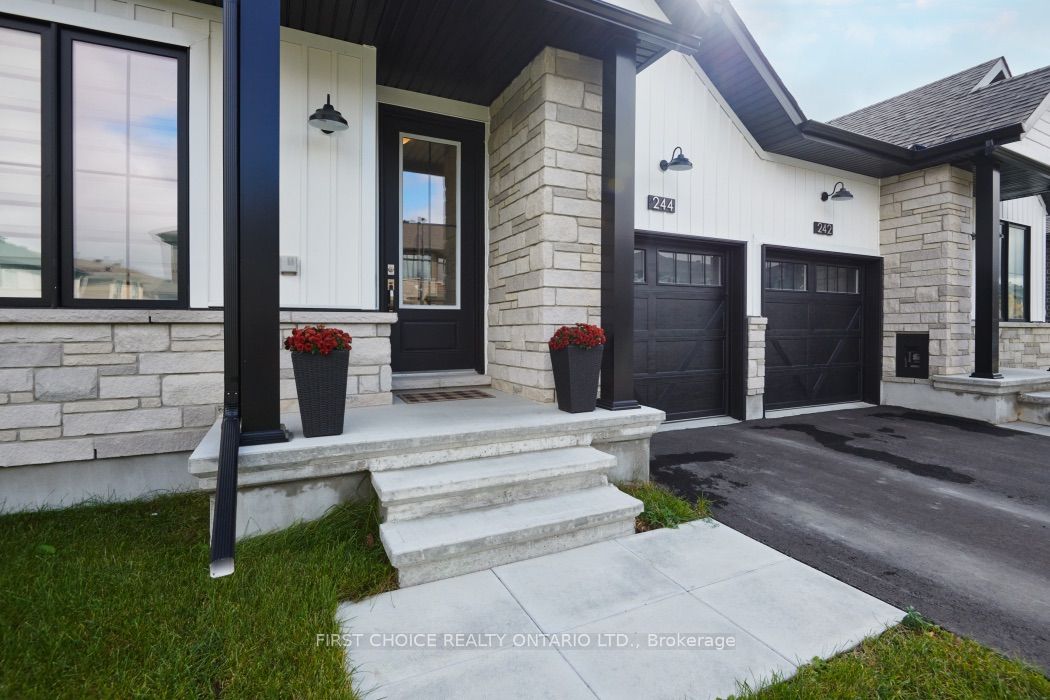 244 Hampshire Place Property Photo 2