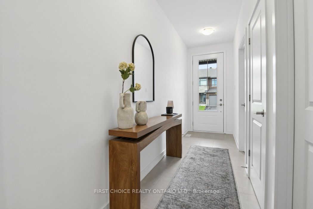244 Hampshire Place Property Photo 3
