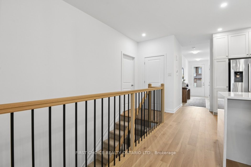 244 Hampshire Place Property Photo 4