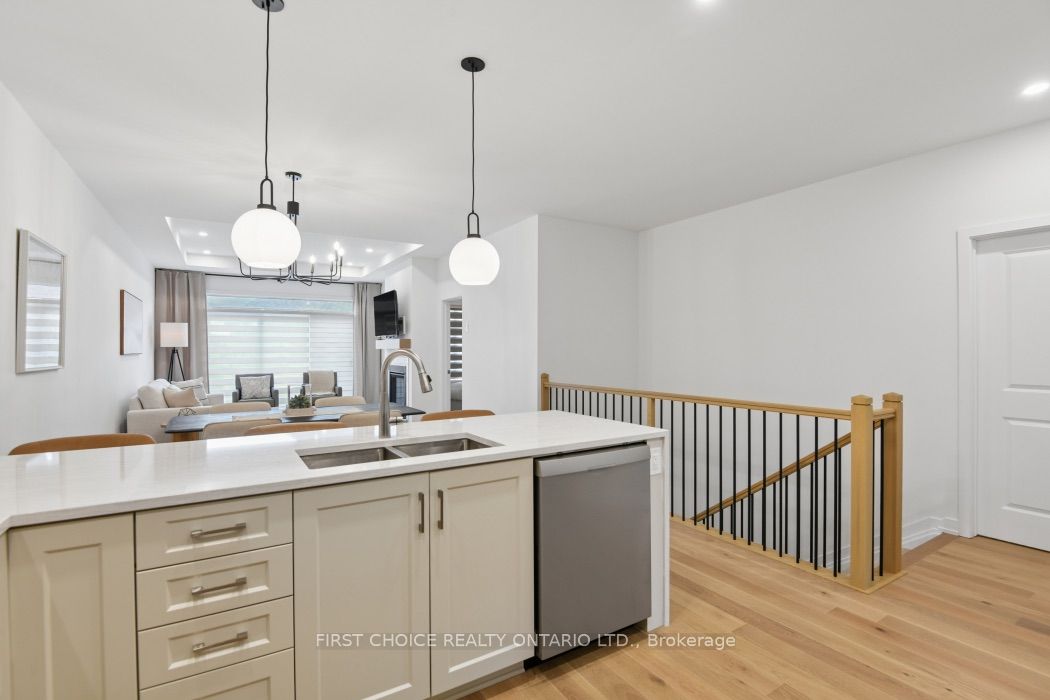 244 Hampshire Place Property Photo 15