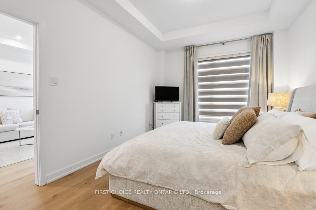 244 Hampshire Place Property Photo 17