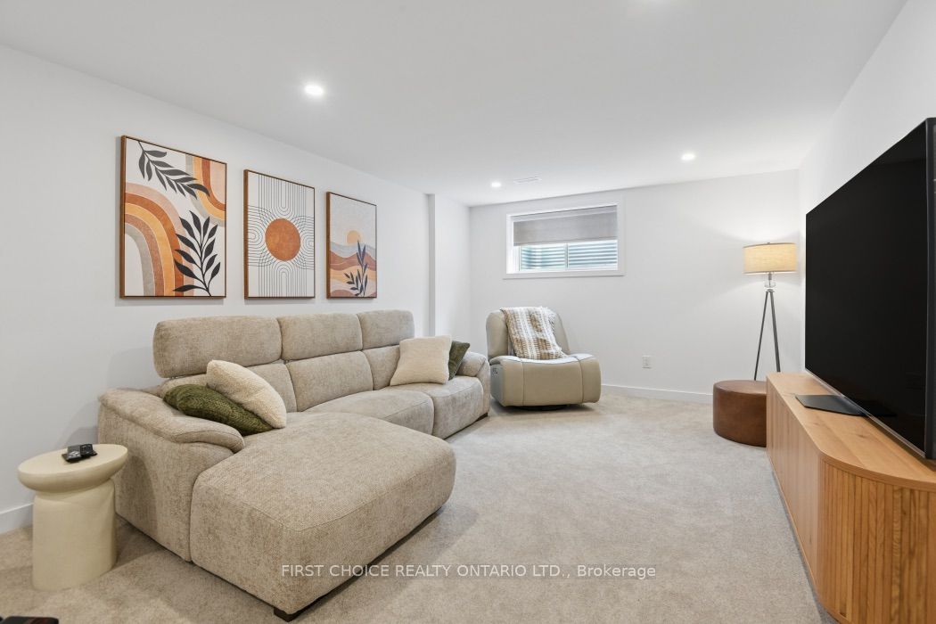 244 Hampshire Place Property Photo 29