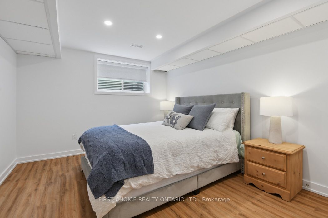 244 Hampshire Place Property Photo 30