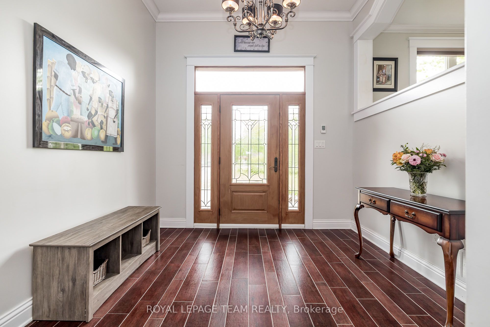 318 Broadway Street W Property Photo 6
