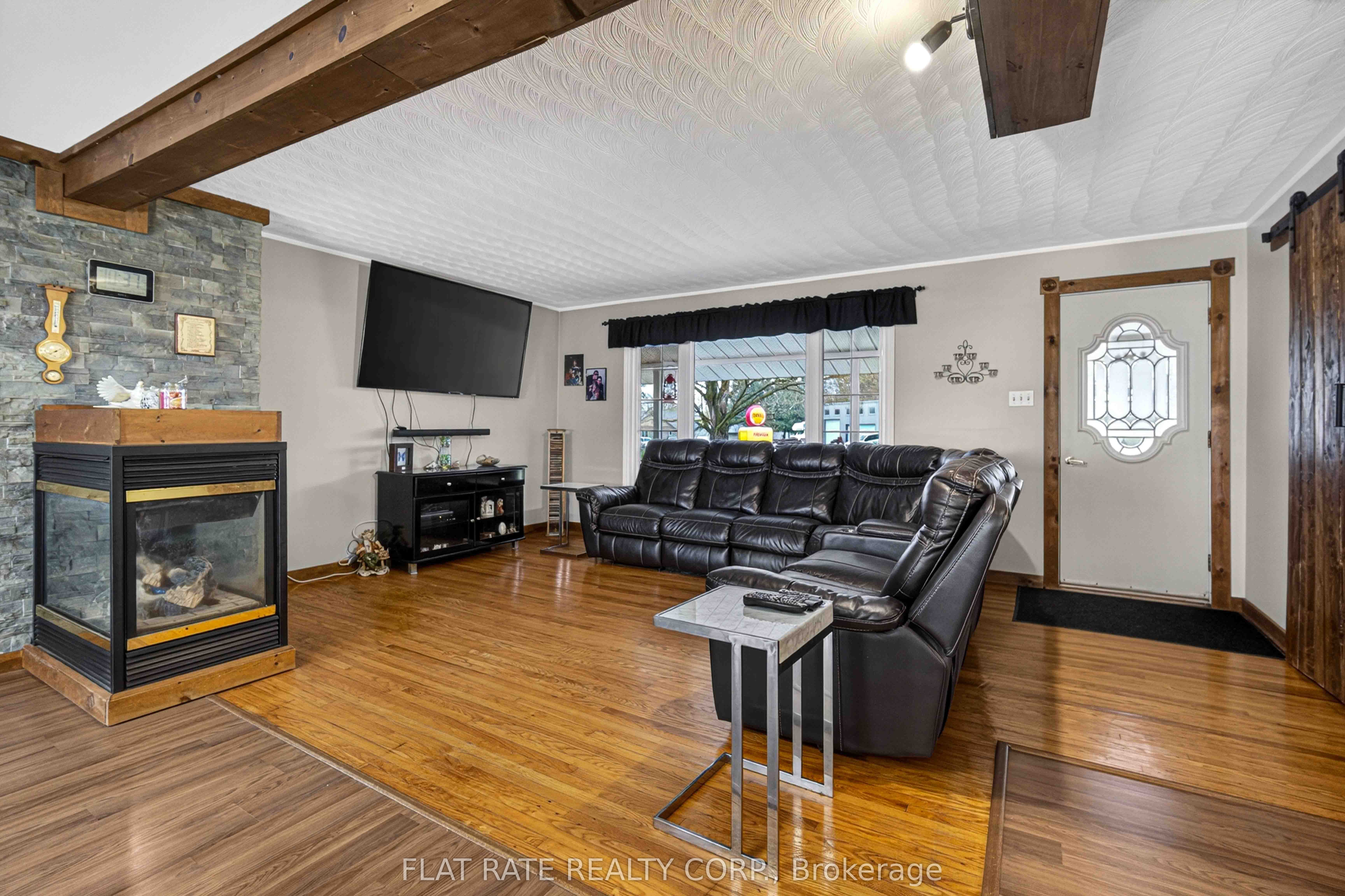 23 Willow Road Property Photo 5