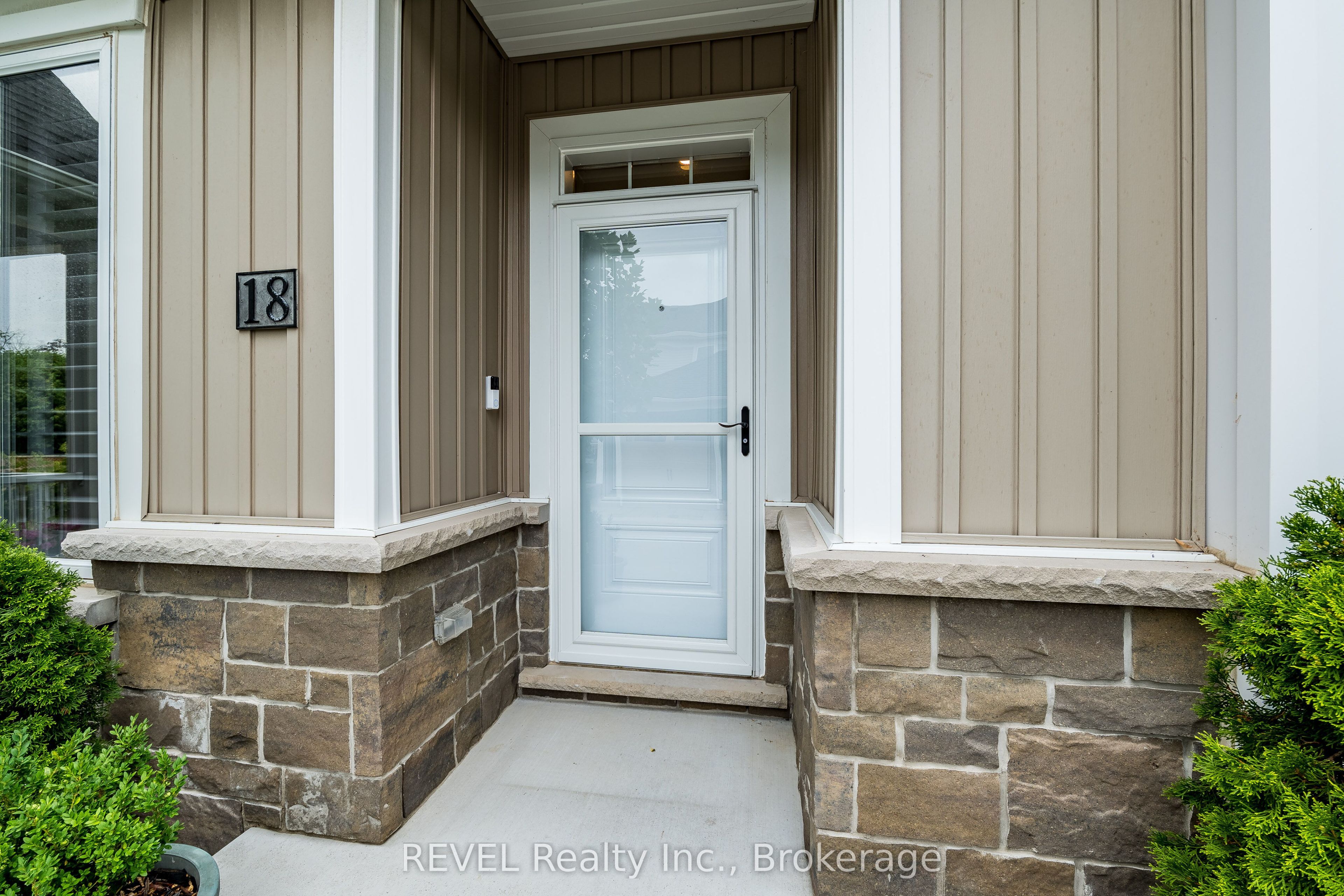 18 Princeton Common Street Property Photo 3