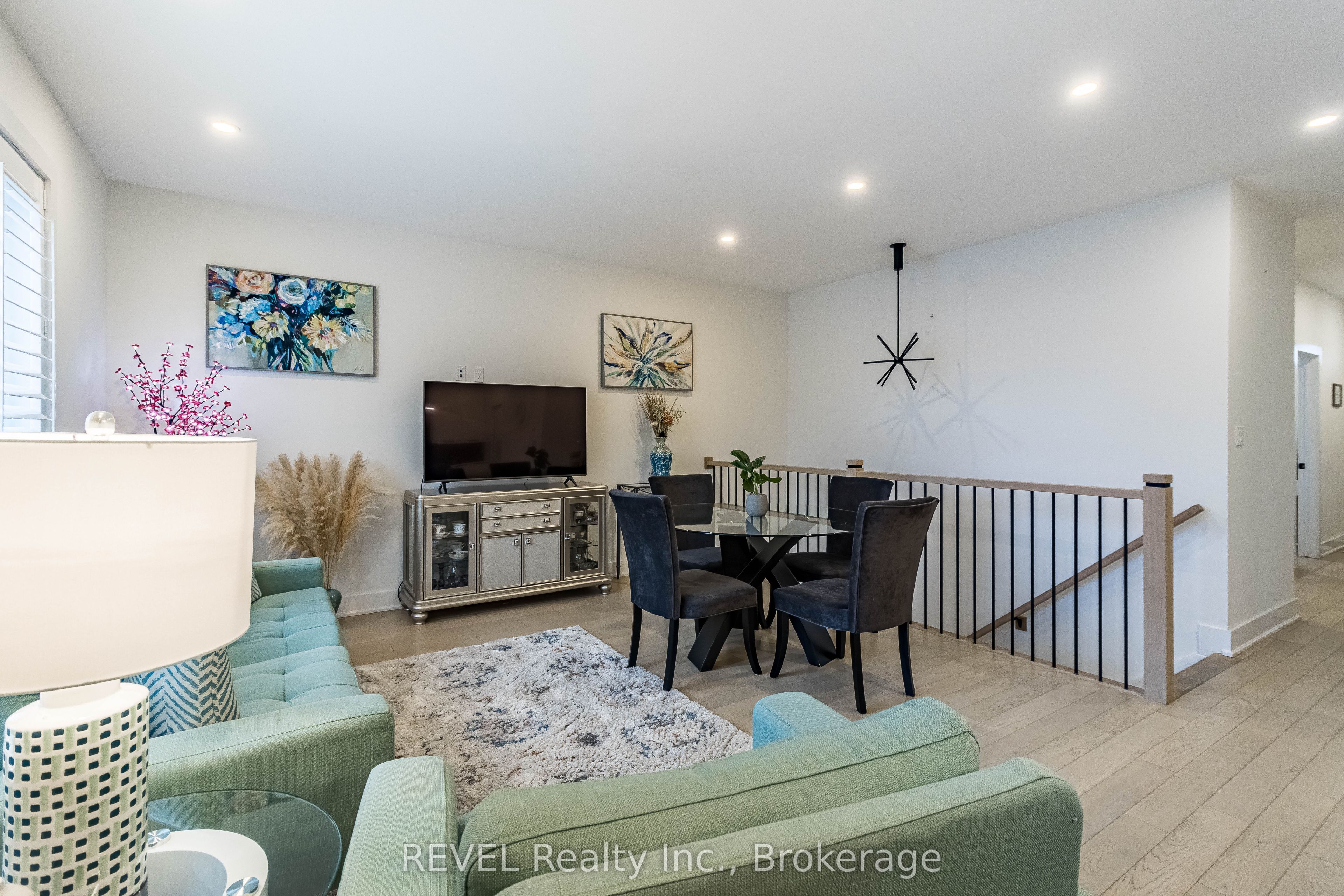 18 Princeton Common Street Property Photo 8