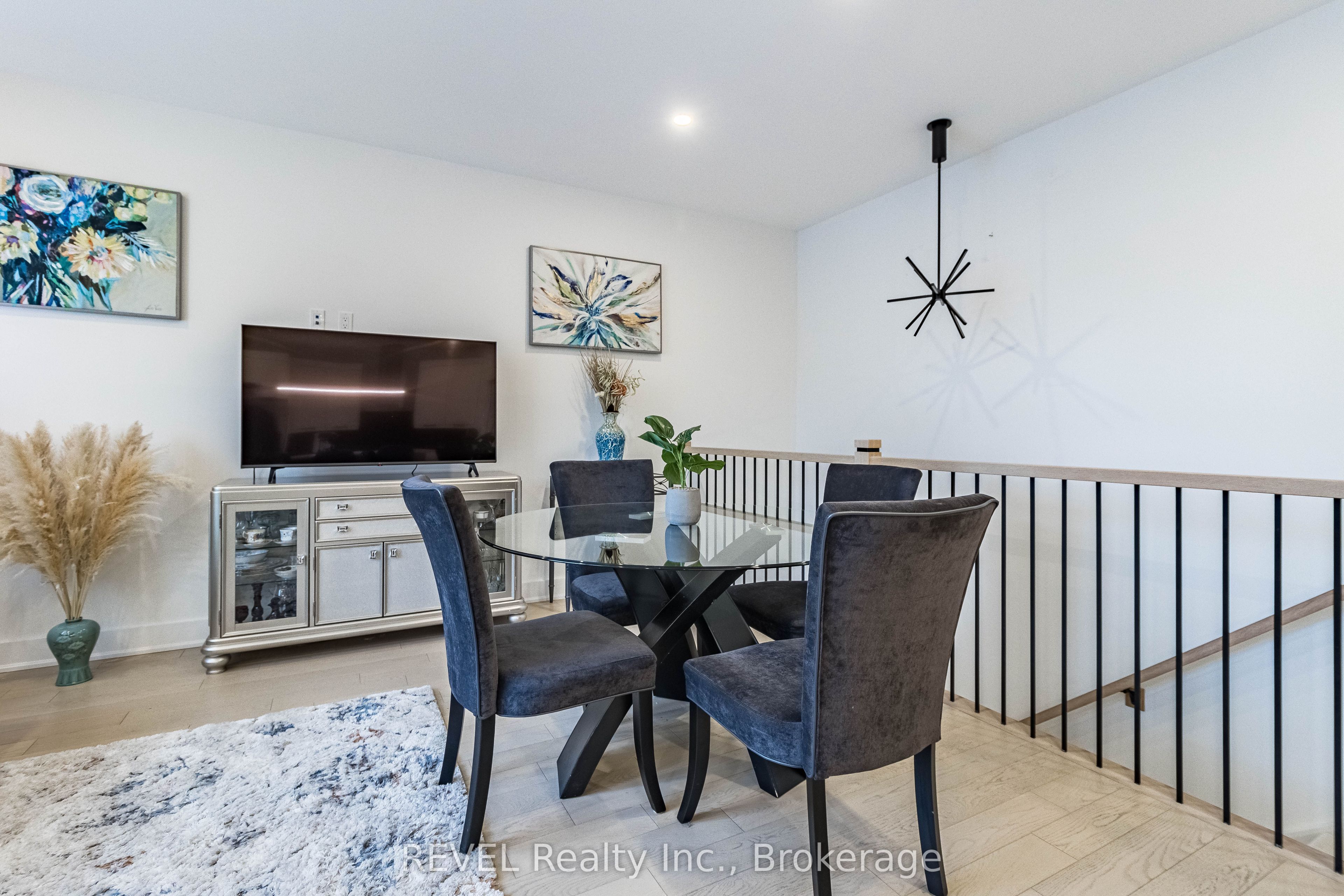 18 Princeton Common Street Property Photo 11