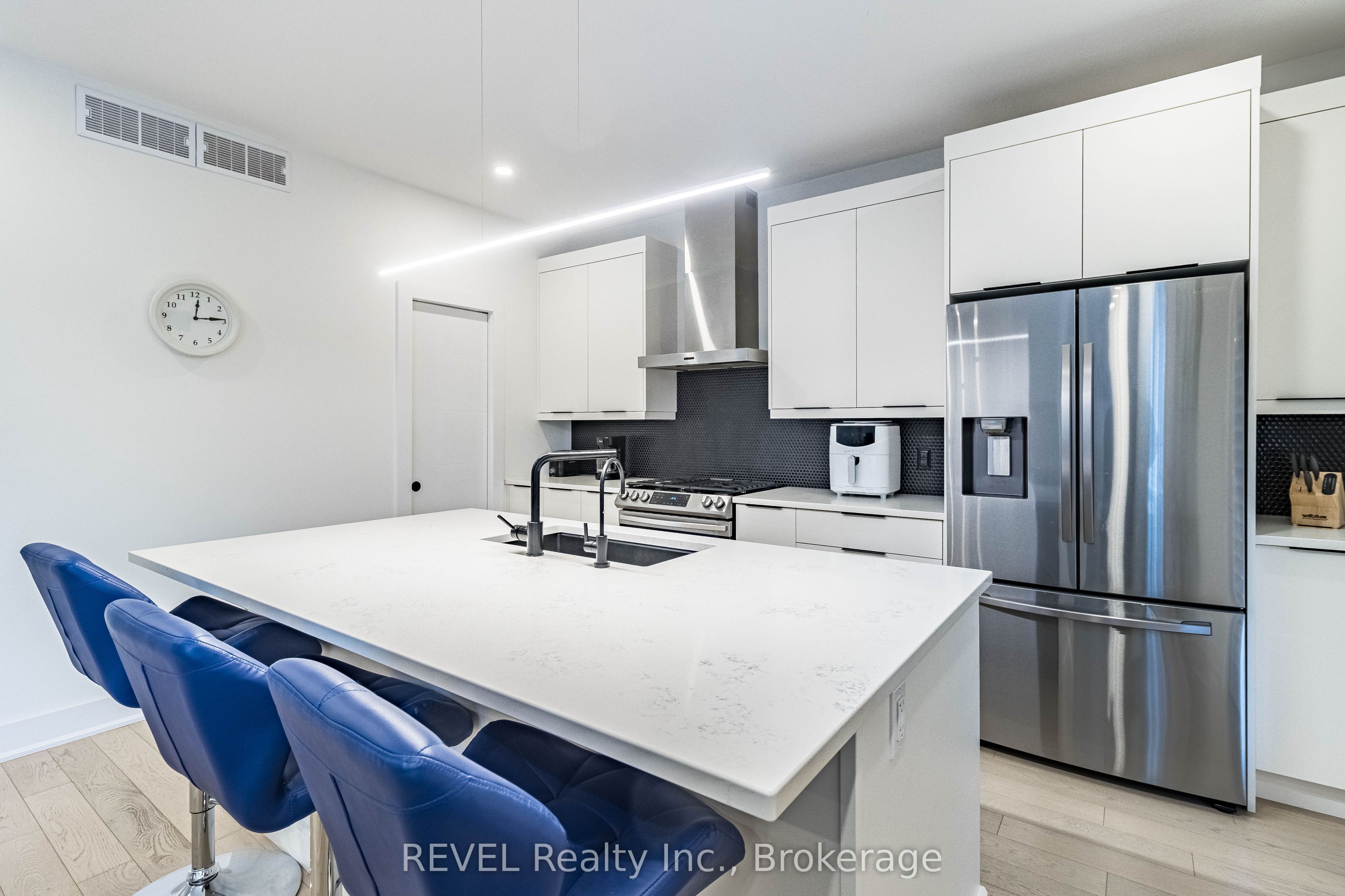 18 Princeton Common Street Property Photo 13