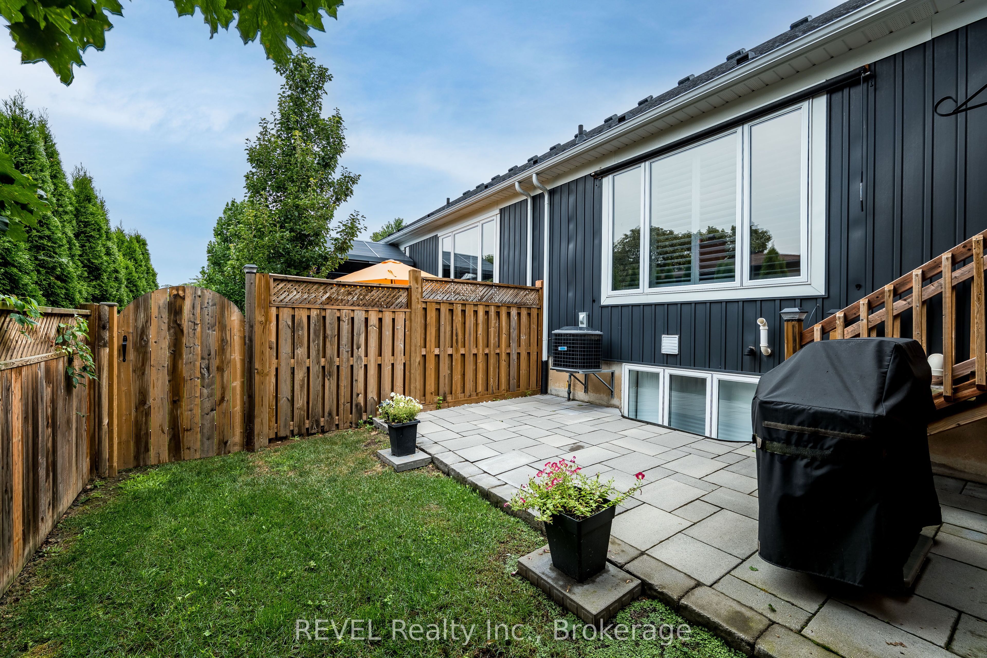 18 Princeton Common Street Property Photo 41