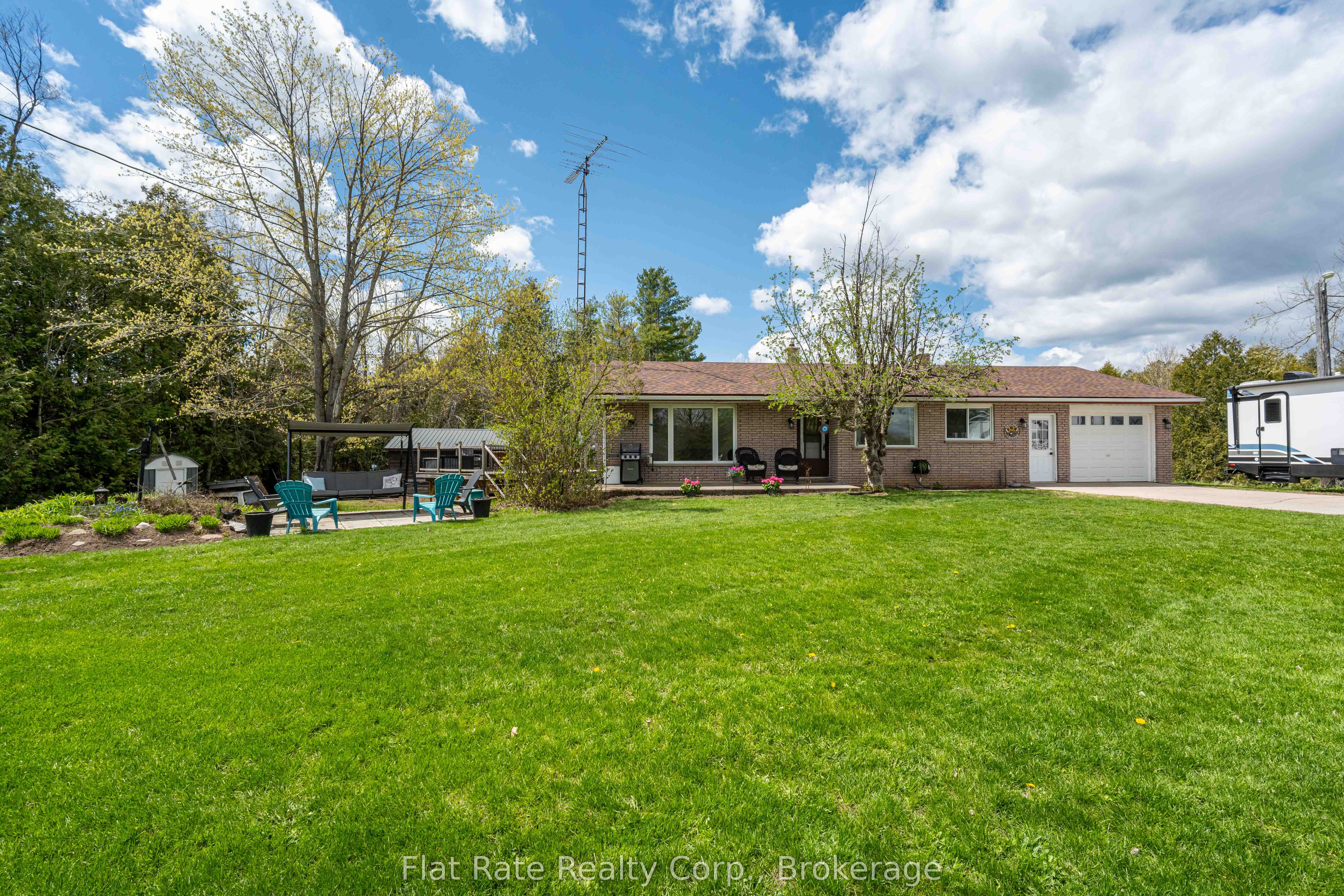 2086 Mccrackens Landing Road Property Photo 2