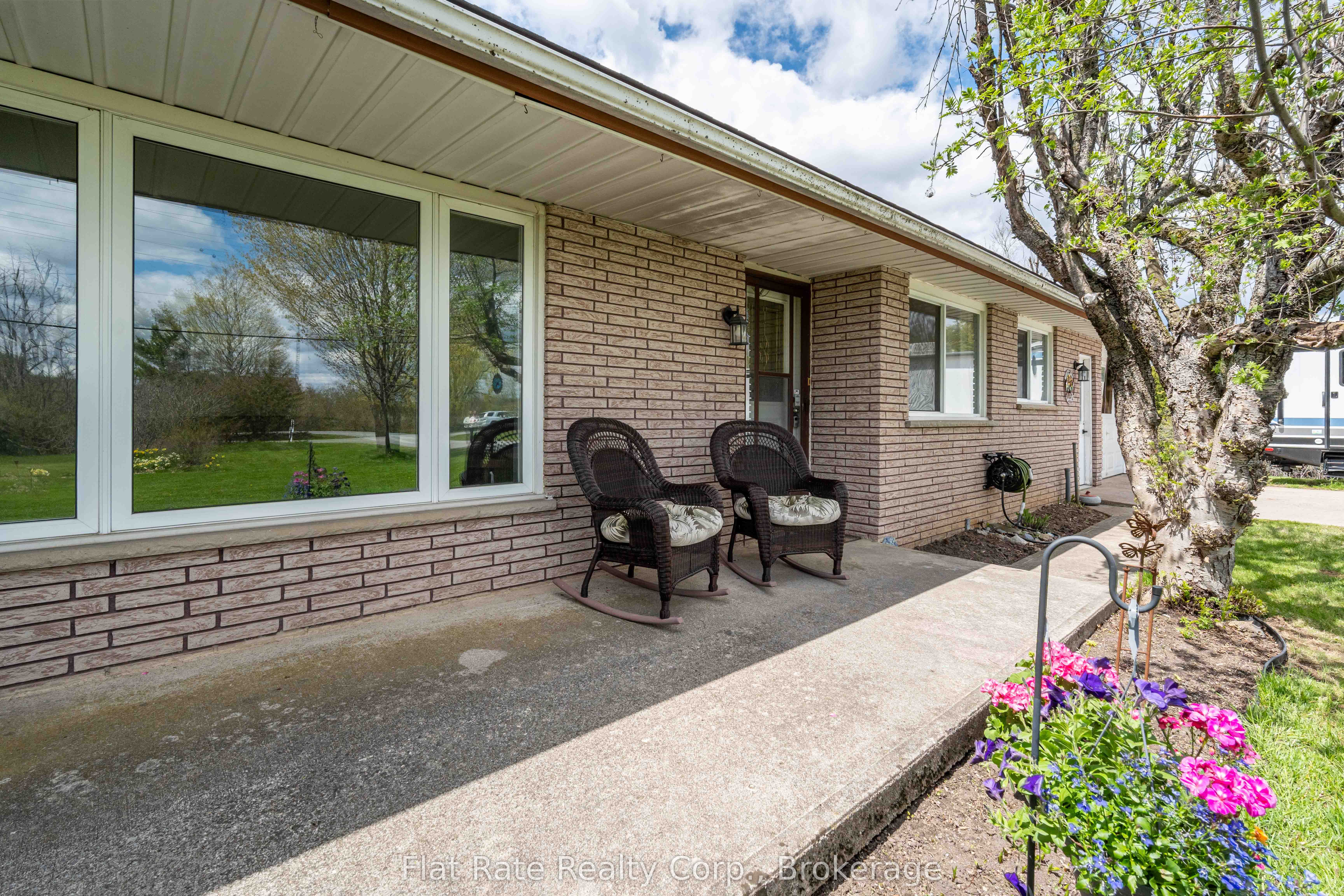 2086 Mccrackens Landing Road Property Photo 3